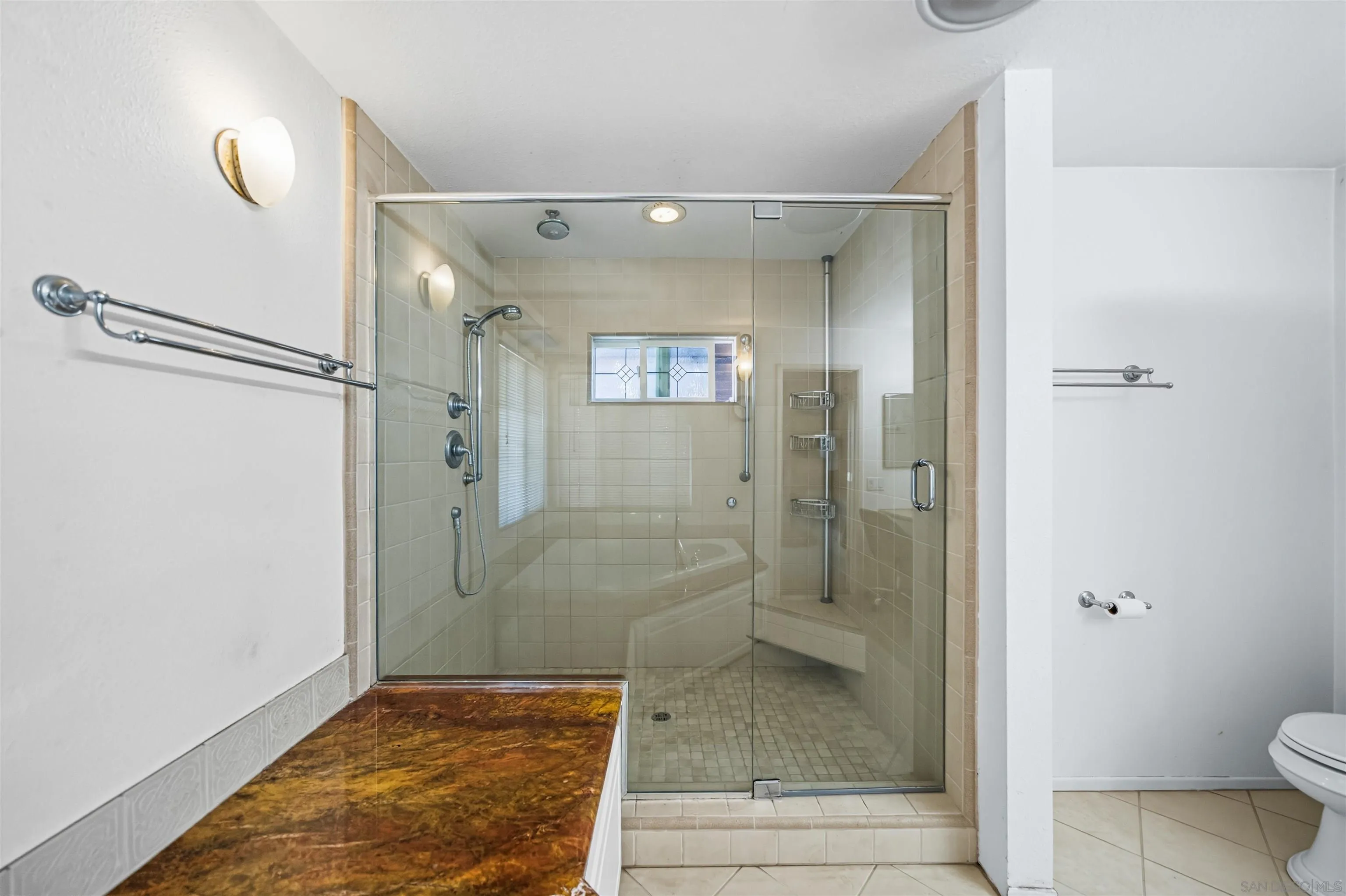 https://cdn.realtyfeed.com/cdn/127/250040079/7cd43f293db081ad42b8c2fd56266aab.webp