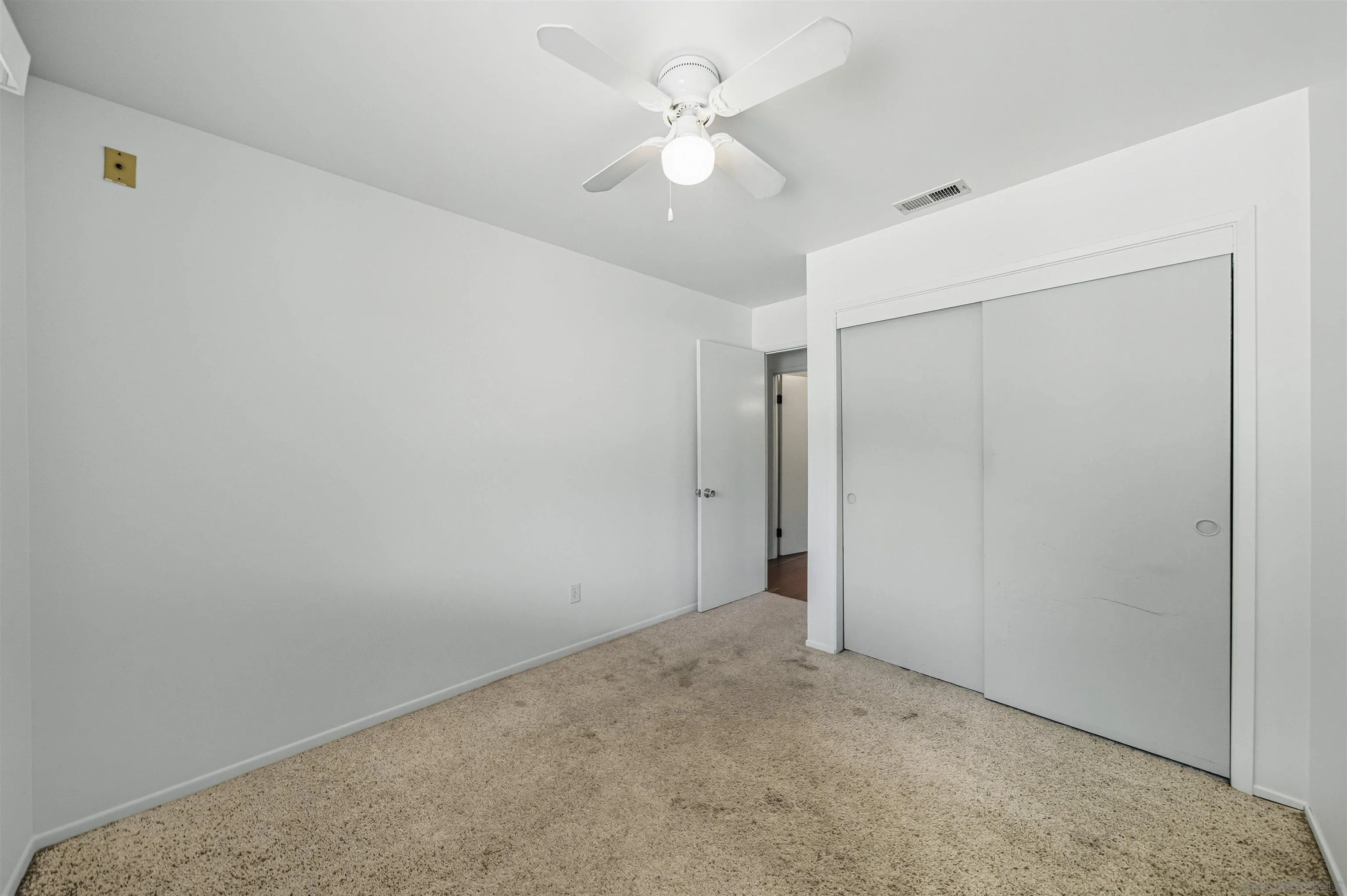 https://cdn.realtyfeed.com/cdn/127/250040079/873a17ade8e87406dcc60b0c3328ac75.webp