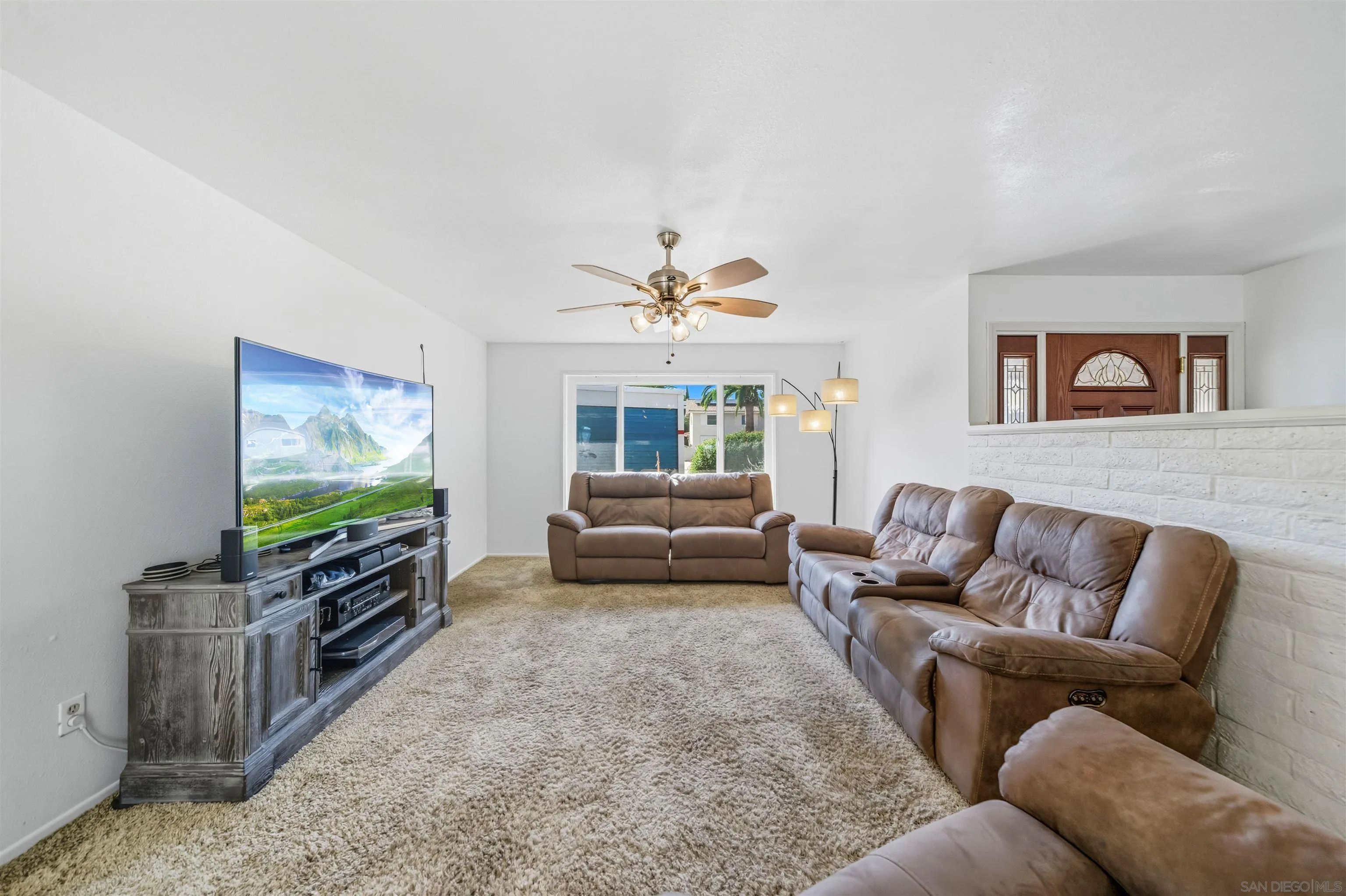 https://cdn.realtyfeed.com/cdn/127/250040079/a95205f7a8a894b7184e8f3efd3bf455.webp