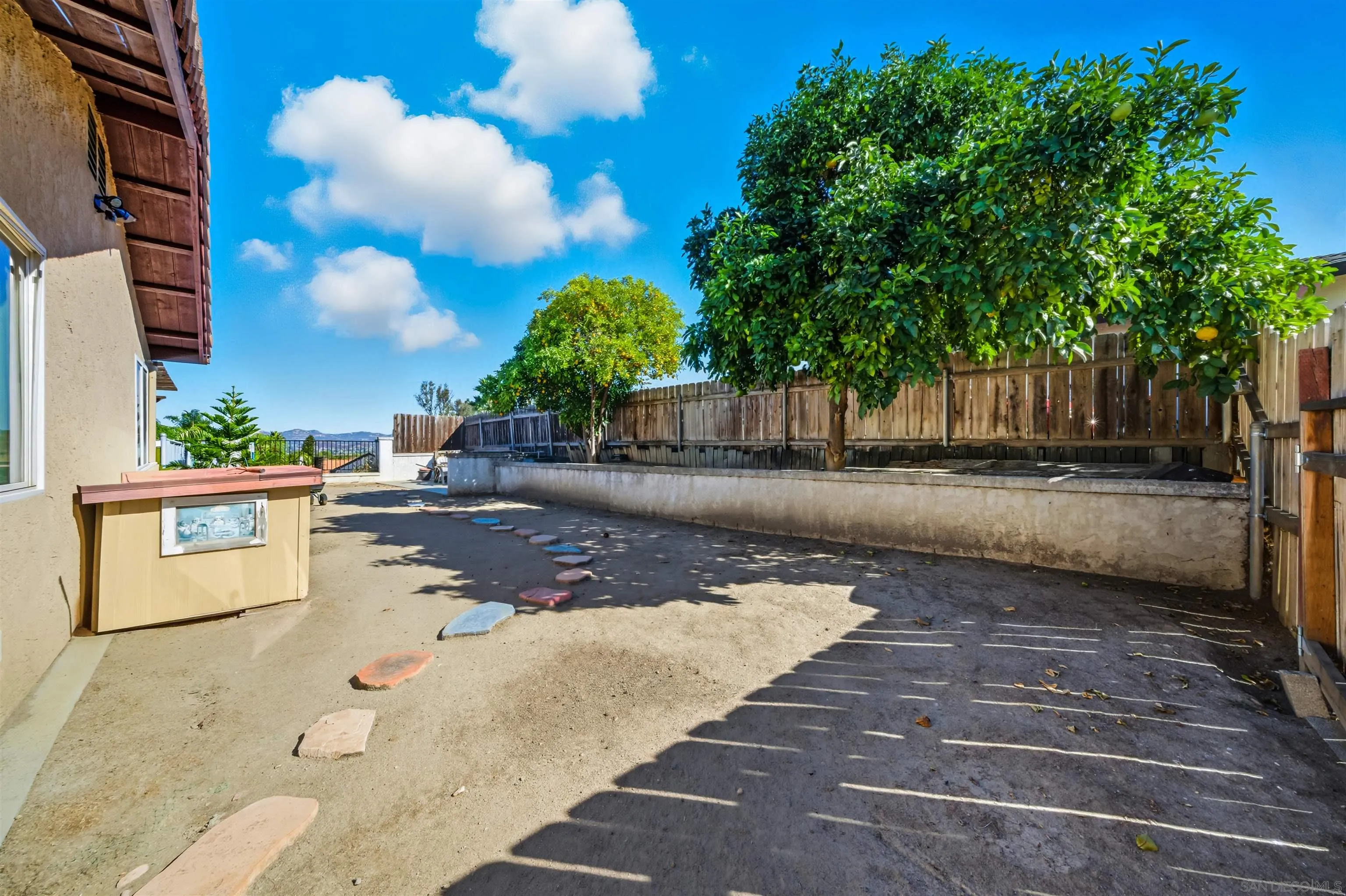 https://cdn.realtyfeed.com/cdn/127/250040079/c1e3566f4e56502f77da0b1ad54e171b.webp