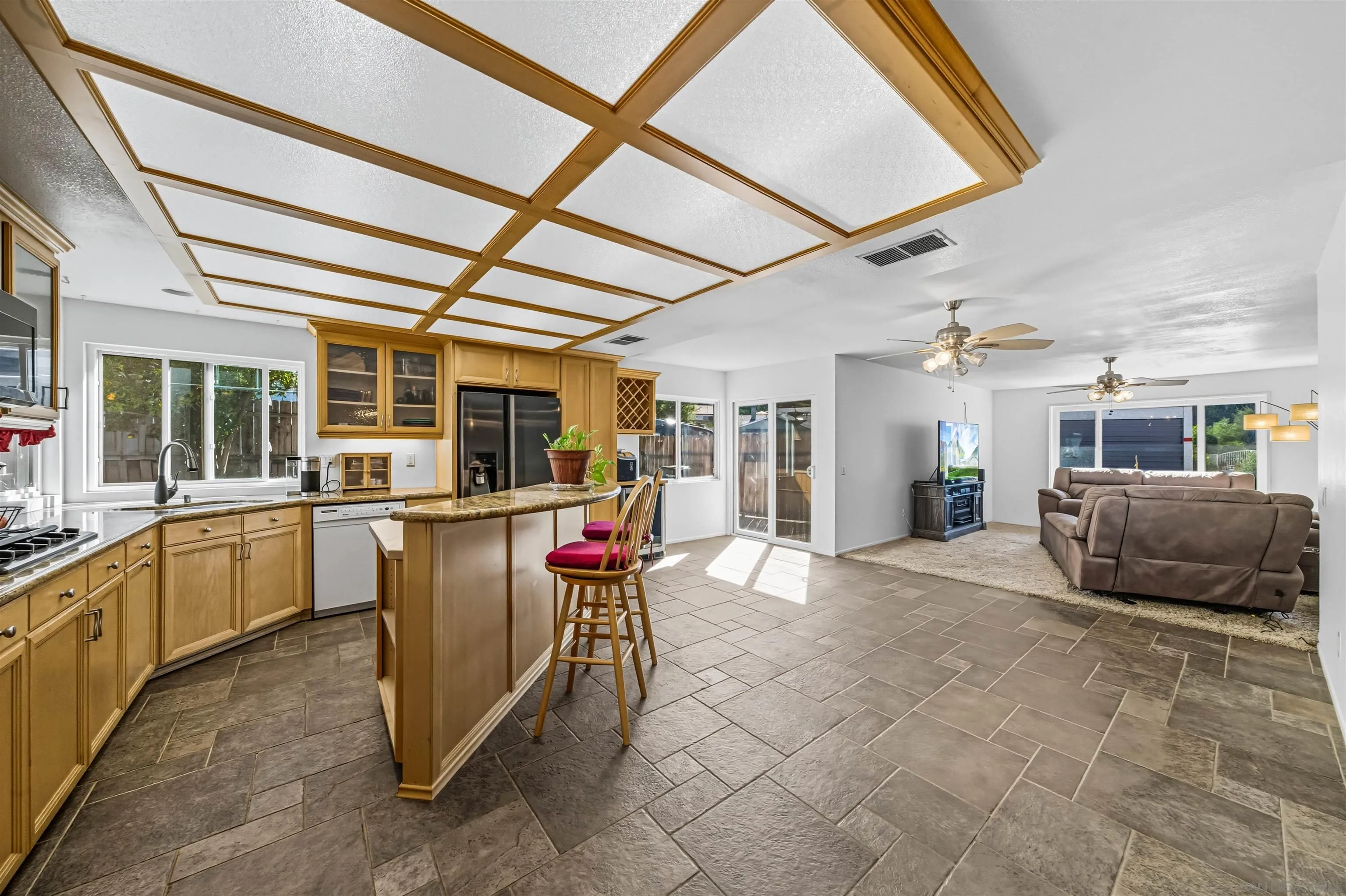 https://cdn.realtyfeed.com/cdn/127/250040079/c7cfede6edccf6c579e8191b0a74d4d2.webp