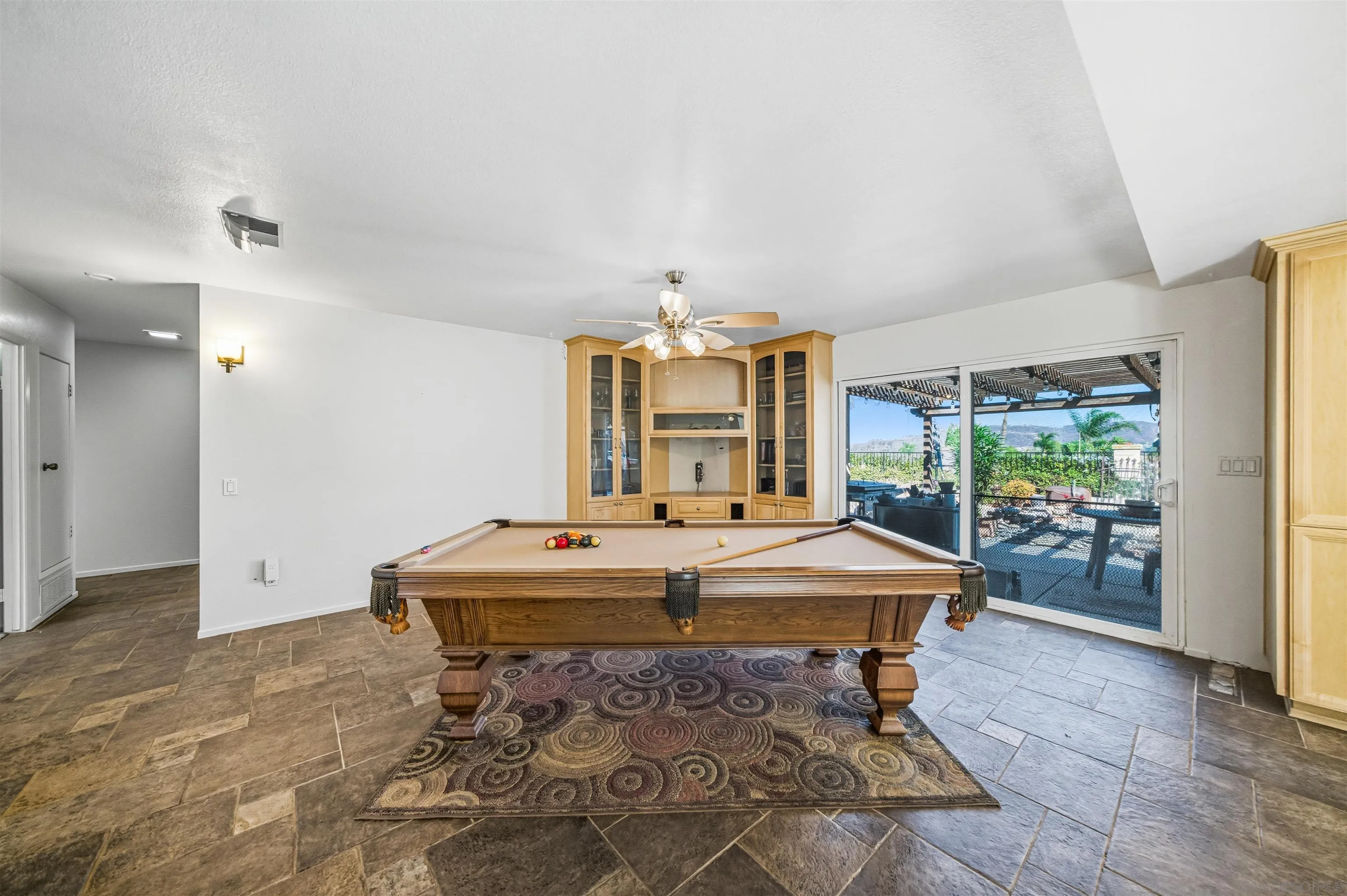 https://cdn.realtyfeed.com/cdn/127/250040079/ee3e08edb59e3a764ddddec5ff3be35b.webp