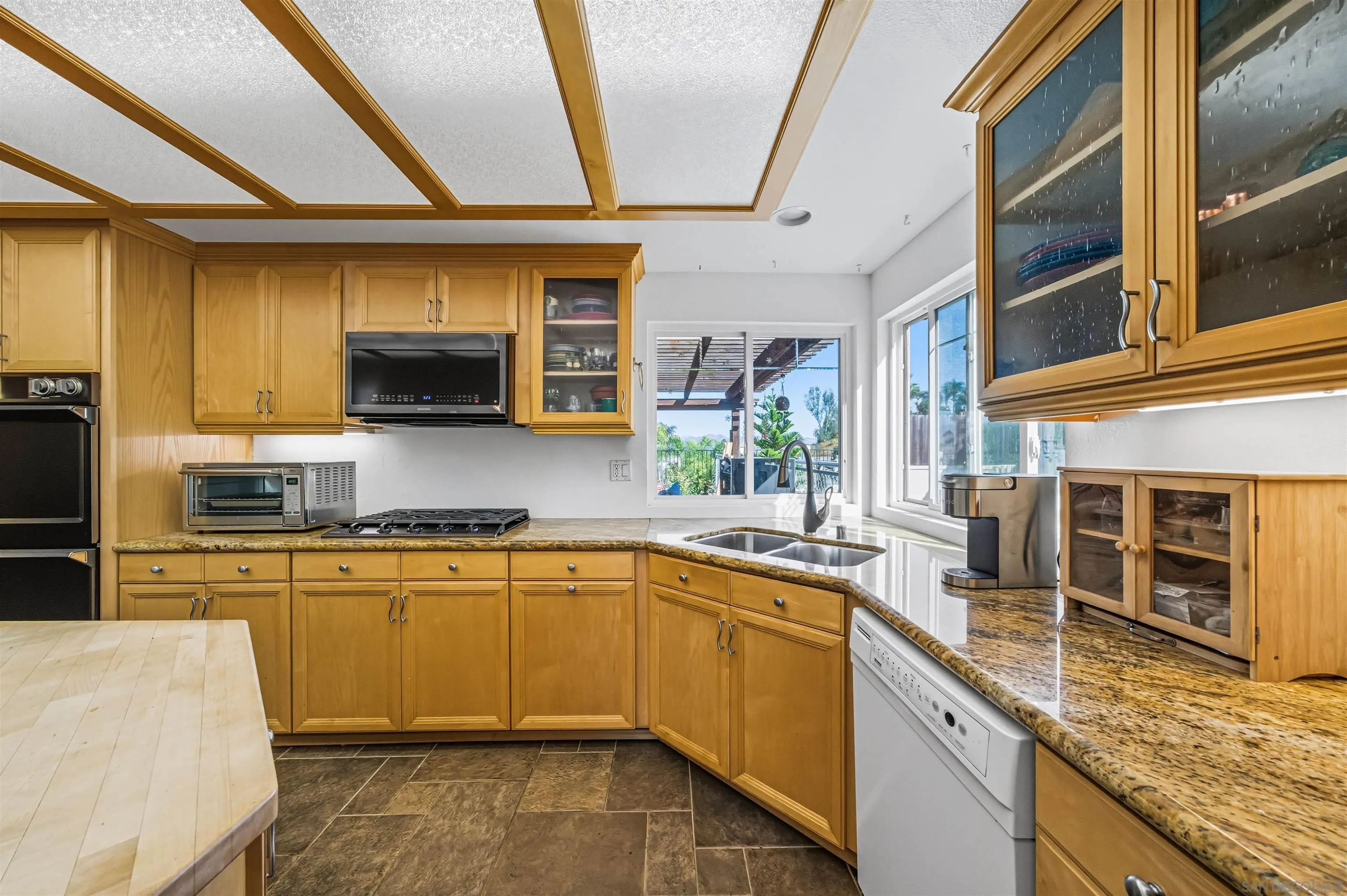 https://cdn.realtyfeed.com/cdn/127/250040079/f5cfa00e94d7de12c2a6cb3e4a47607e.webp