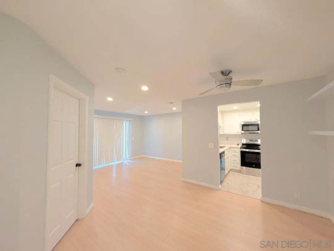 https://cdn.realtyfeed.com/cdn/127/250040080/115c5f6a65d852f0b189e663119ad9c3.webp
