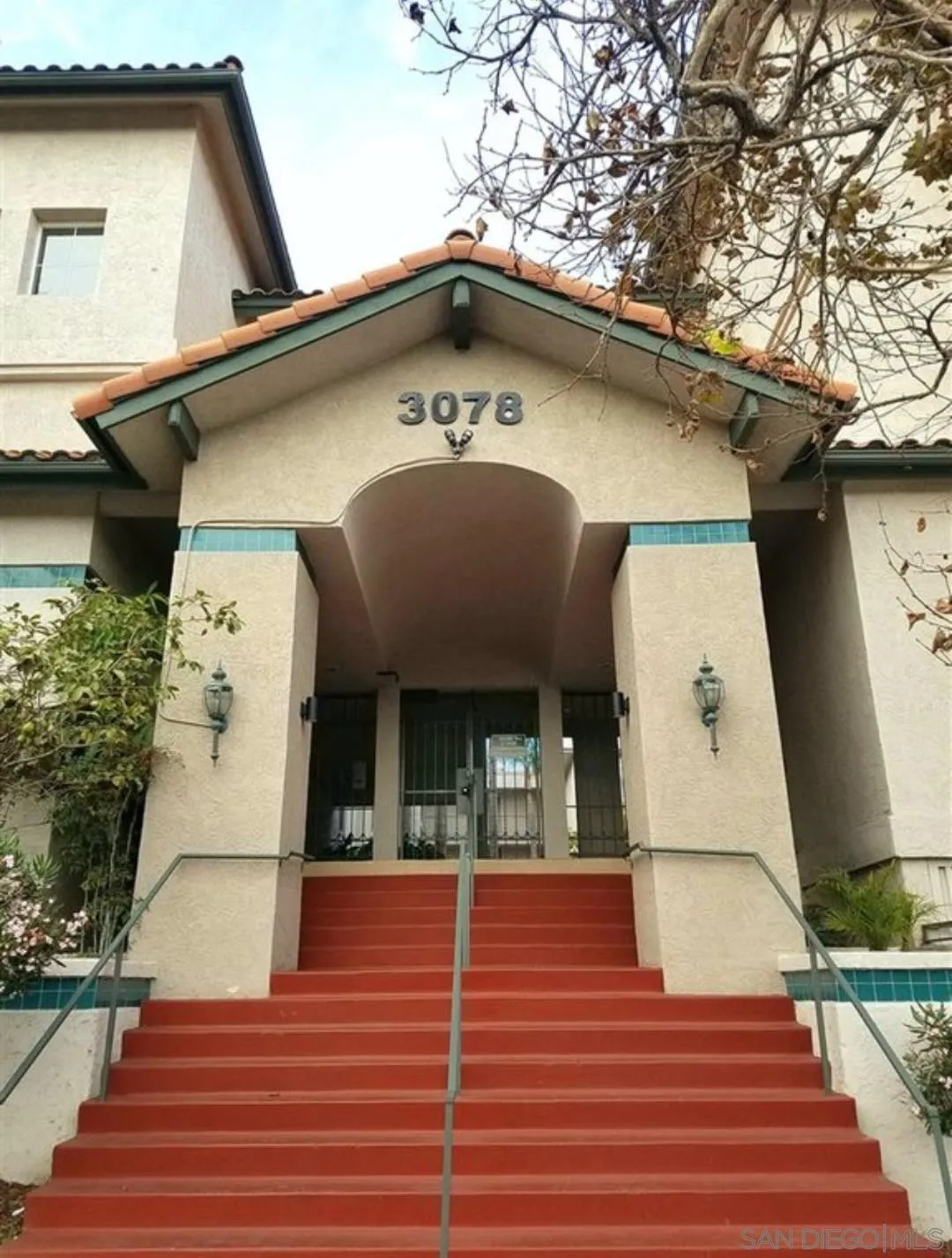 More Details about MLS # 250040080 : 3078 BROADWAY UNIT 216