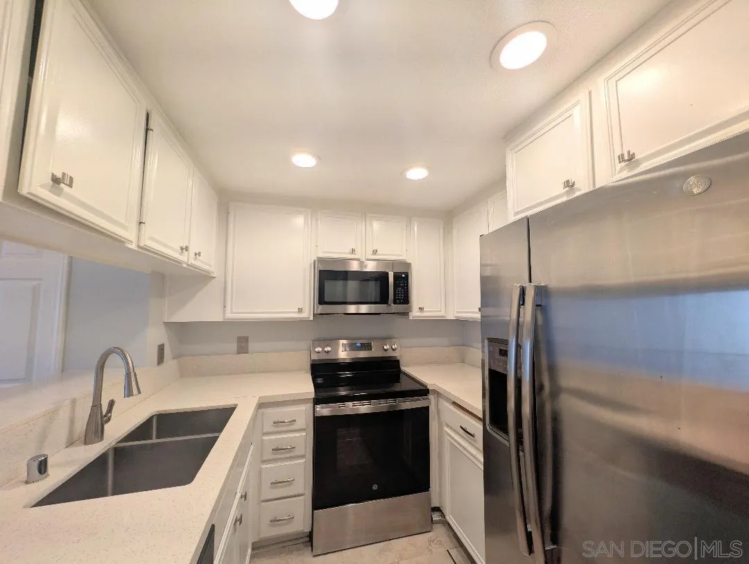 https://cdn.realtyfeed.com/cdn/127/250040080/edfd4d64beaa3a91b07e8d121779d1a4.webp