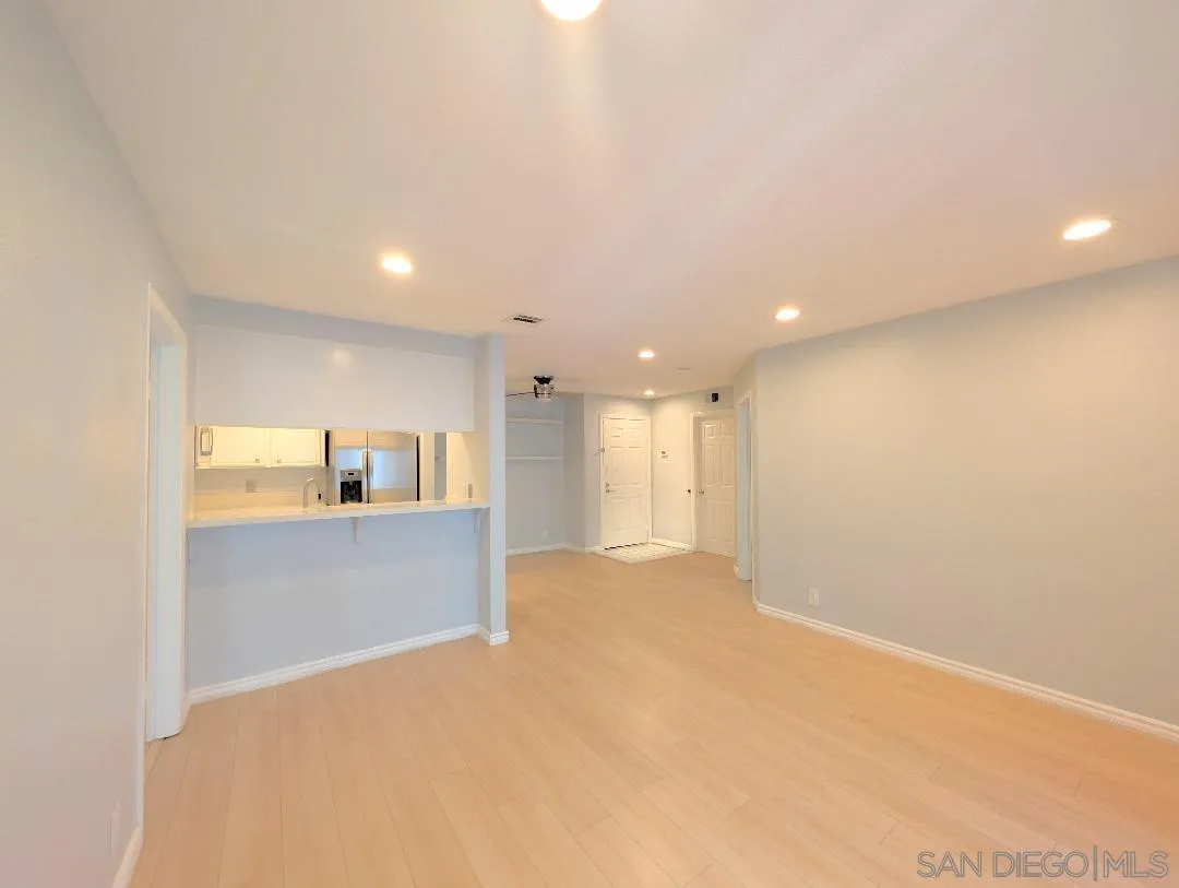 Photo #4: 250040080 Listing: Photo #4