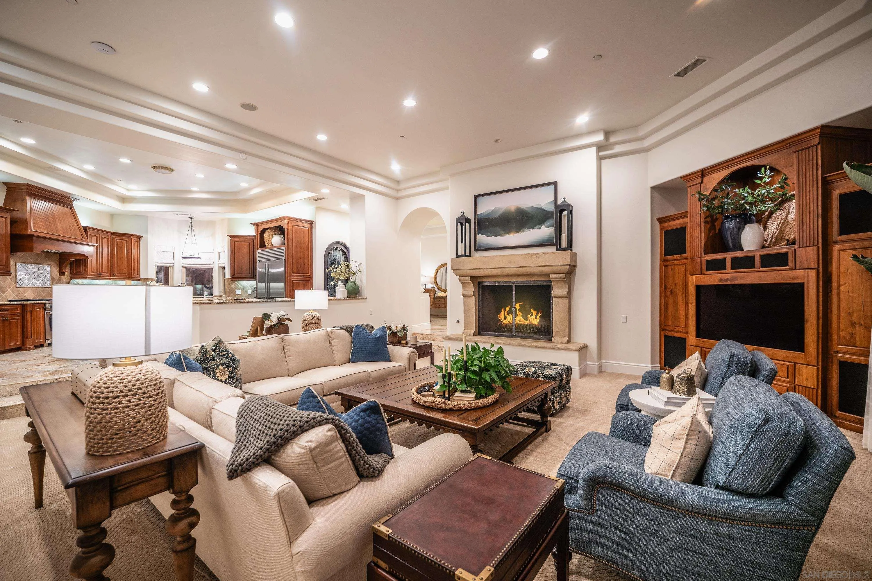 https://cdn.realtyfeed.com/cdn/127/250040081/84cb1d4bd8184eb5290013debc26851b.webp