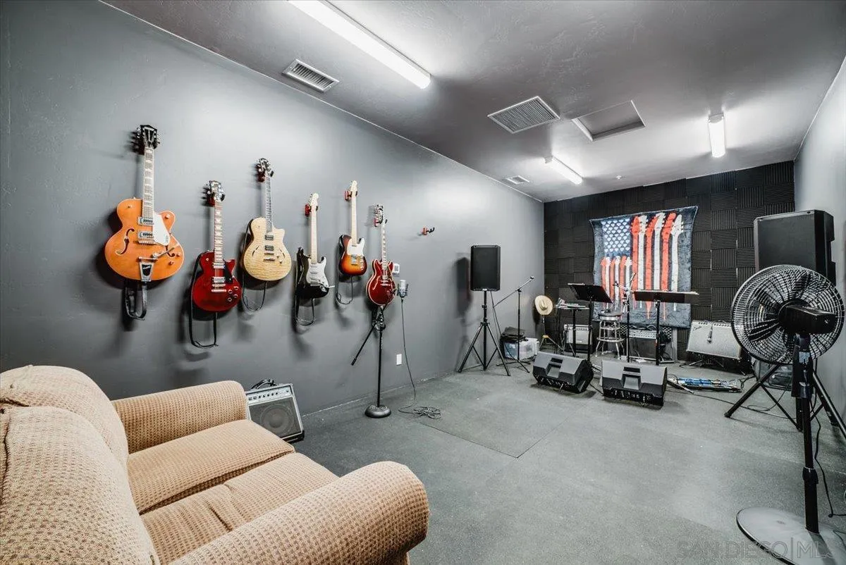 https://cdn.realtyfeed.com/cdn/127/250040081/a41aa5e846228e1907a0357f18a5a8b3.webp