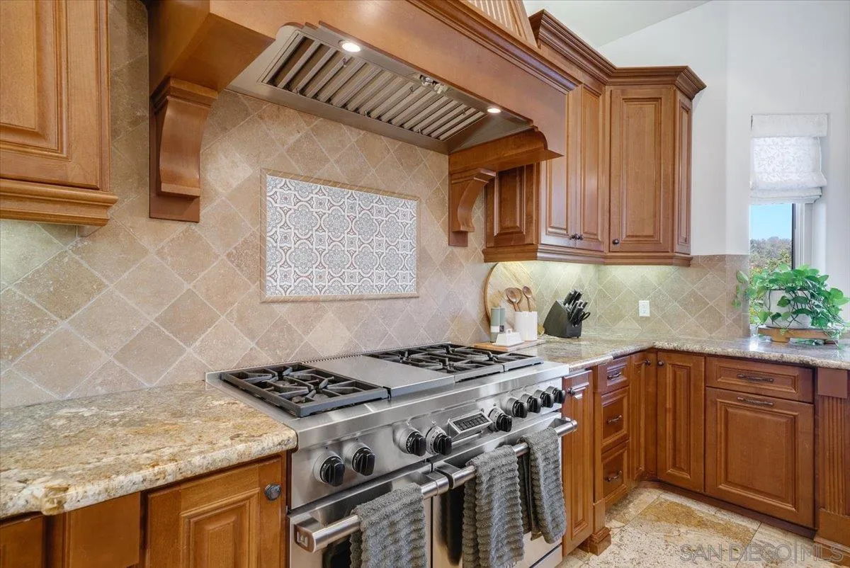 https://cdn.realtyfeed.com/cdn/127/250040081/bac982f33b8b440ebc2901c669d206e4.webp
