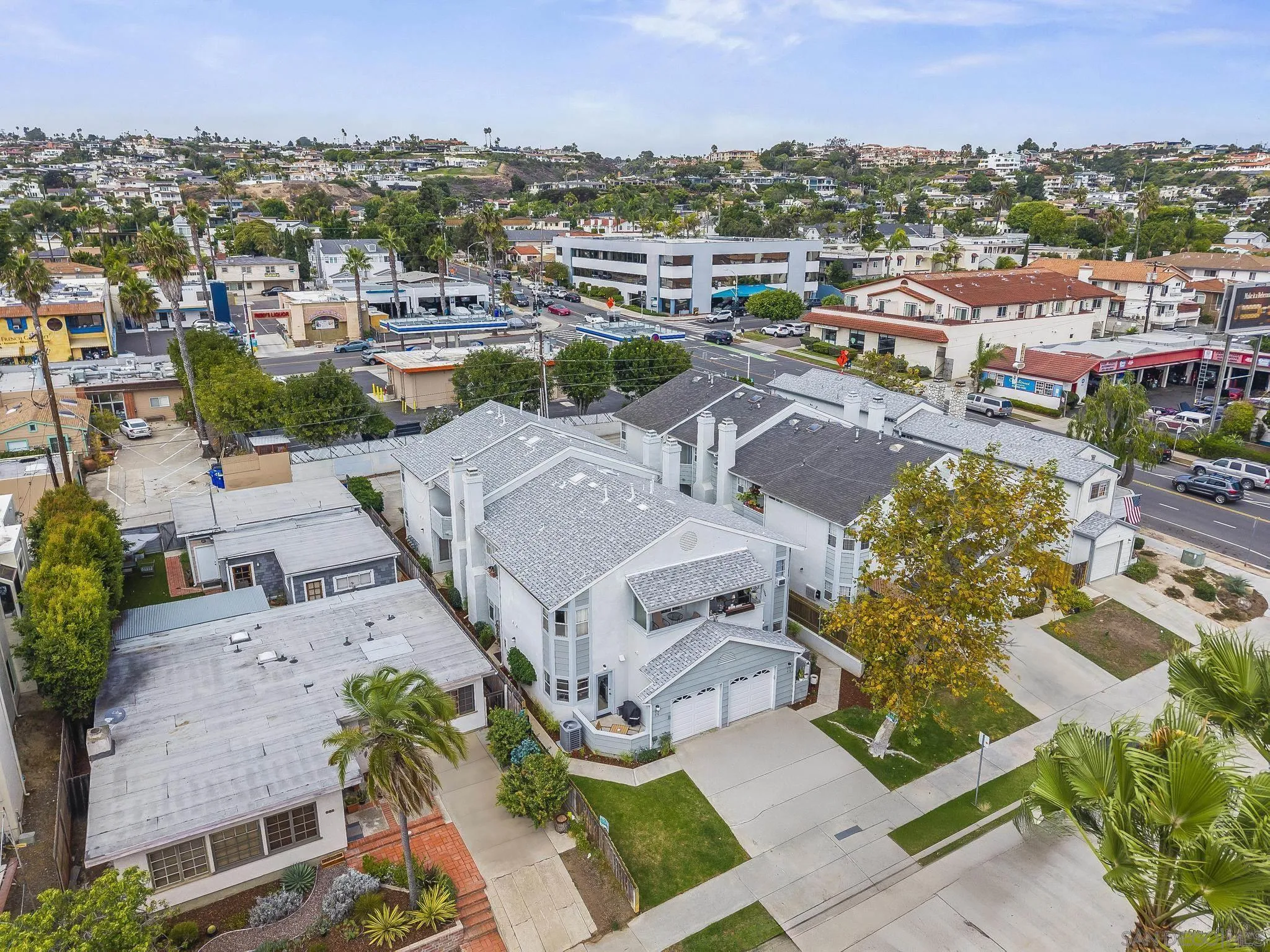 https://cdn.realtyfeed.com/cdn/127/250040082/9c670a1366e23bd5eef6f1f5daff9e4d.webp