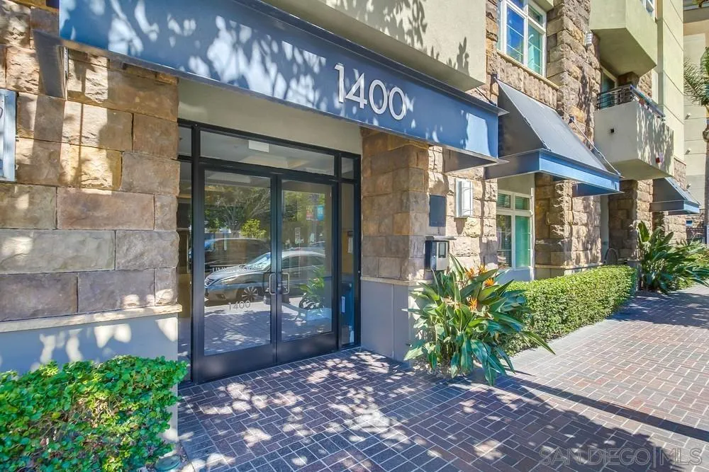 https://cdn.realtyfeed.com/cdn/127/250040083/c870108e673f557e8479e87dda468c84.webp