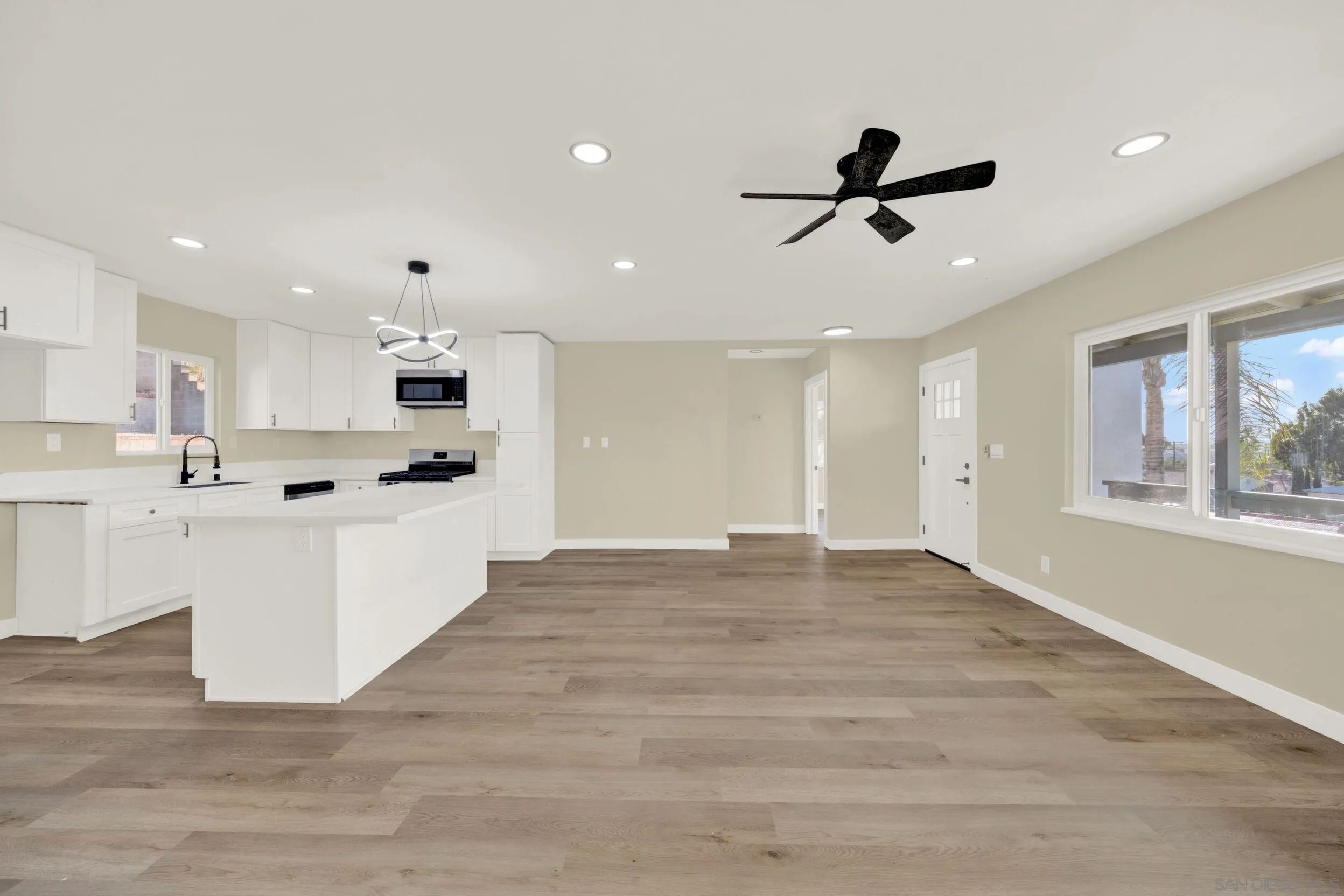 https://cdn.realtyfeed.com/cdn/127/250040087/227d3ad4c6fd26c15d9b59b609ce875c.webp