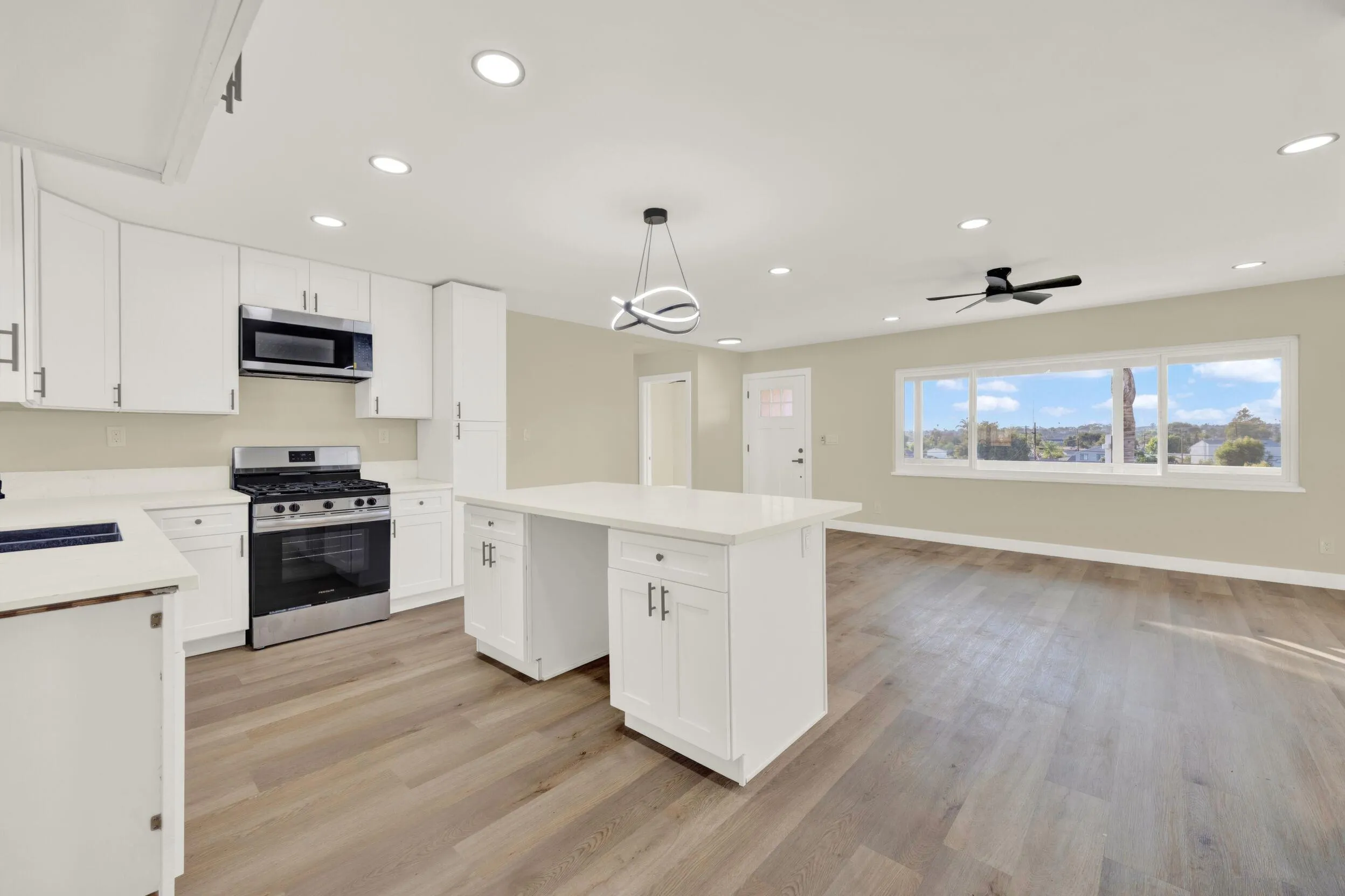 https://cdn.realtyfeed.com/cdn/127/250040087/2ebe4b3a2e654ba2a274e8e9ec4b5904.webp