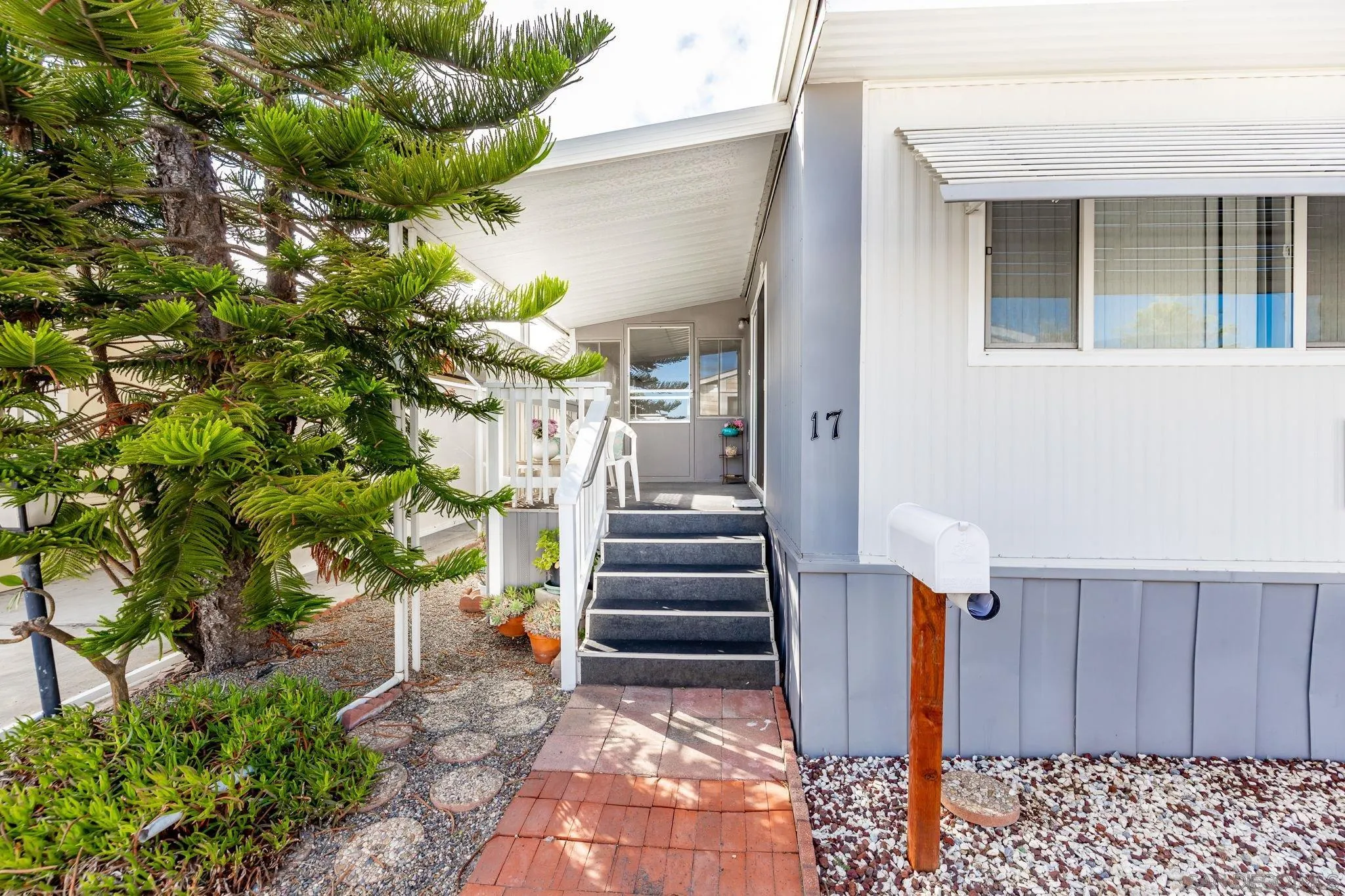 https://cdn.realtyfeed.com/cdn/127/250040089/435cd4b3472f931e07948fad5e31c5c9.webp