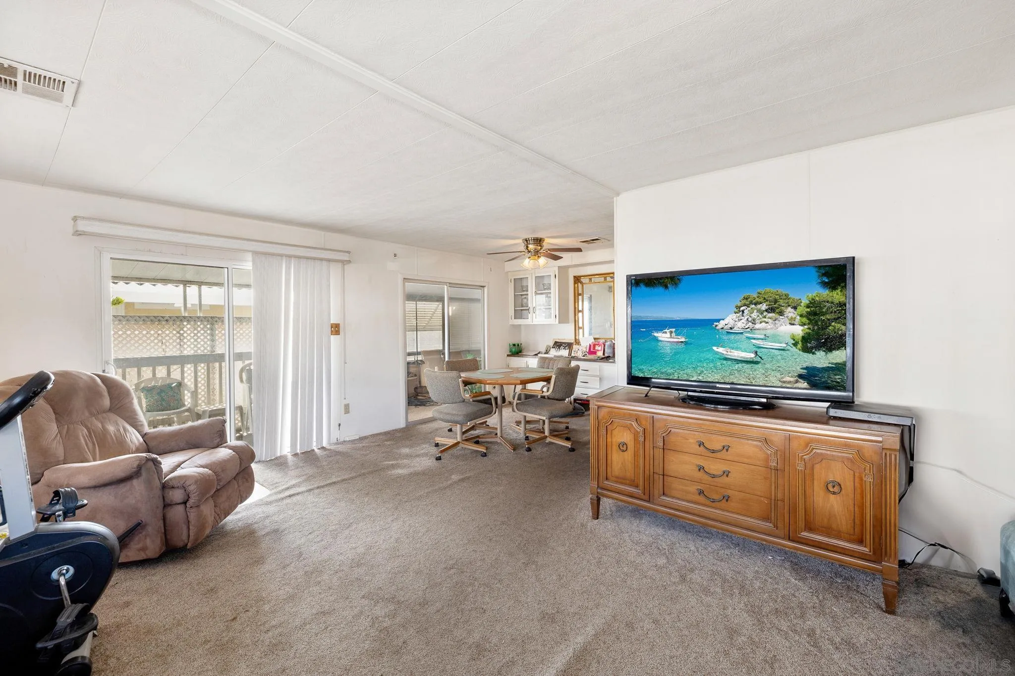 https://cdn.realtyfeed.com/cdn/127/250040089/d8b7d57a97a0f06234180ad9ec44e52f.webp