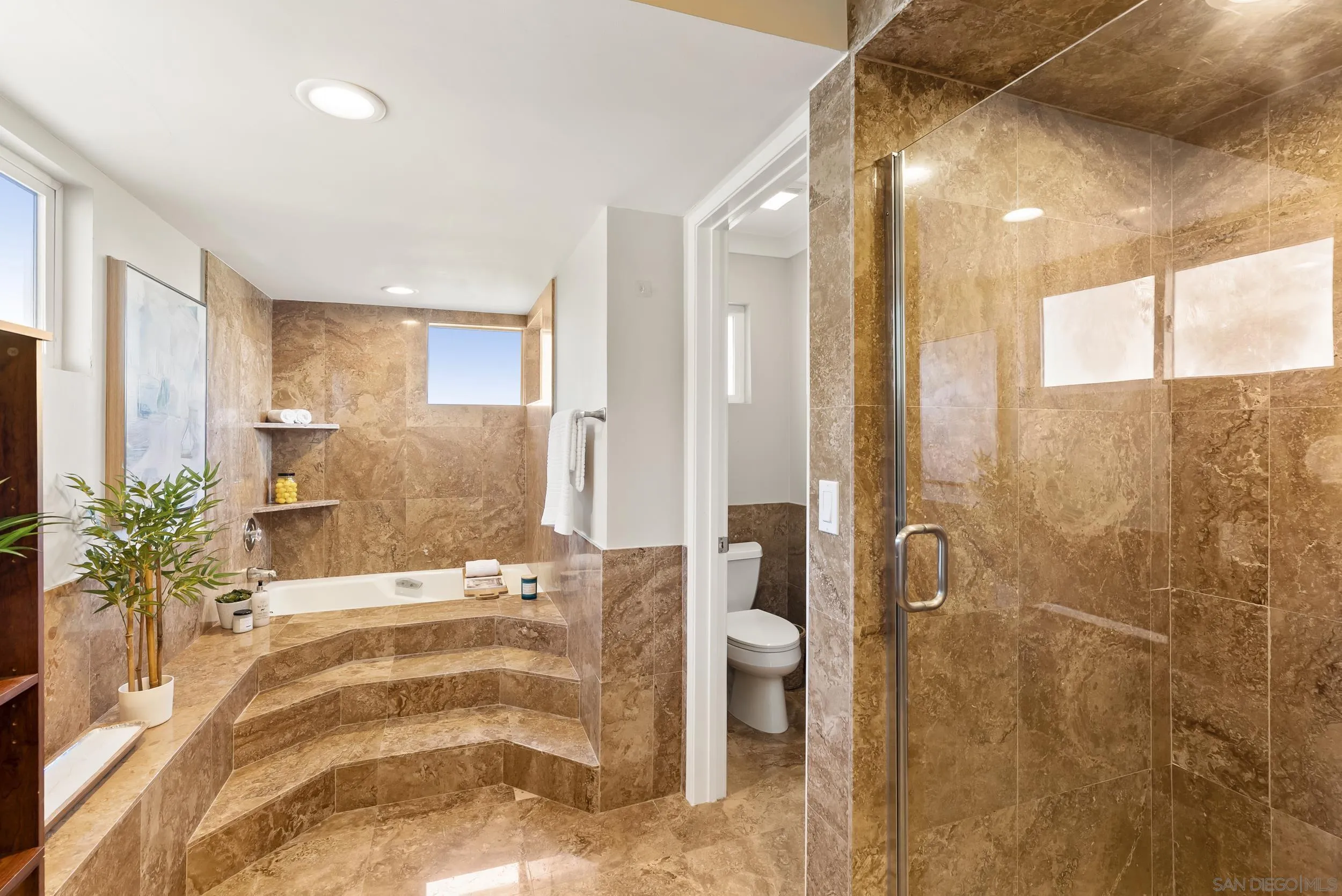 https://cdn.realtyfeed.com/cdn/127/250040090/8754dedc05b9f691ab6e5343fff78fe9.webp
