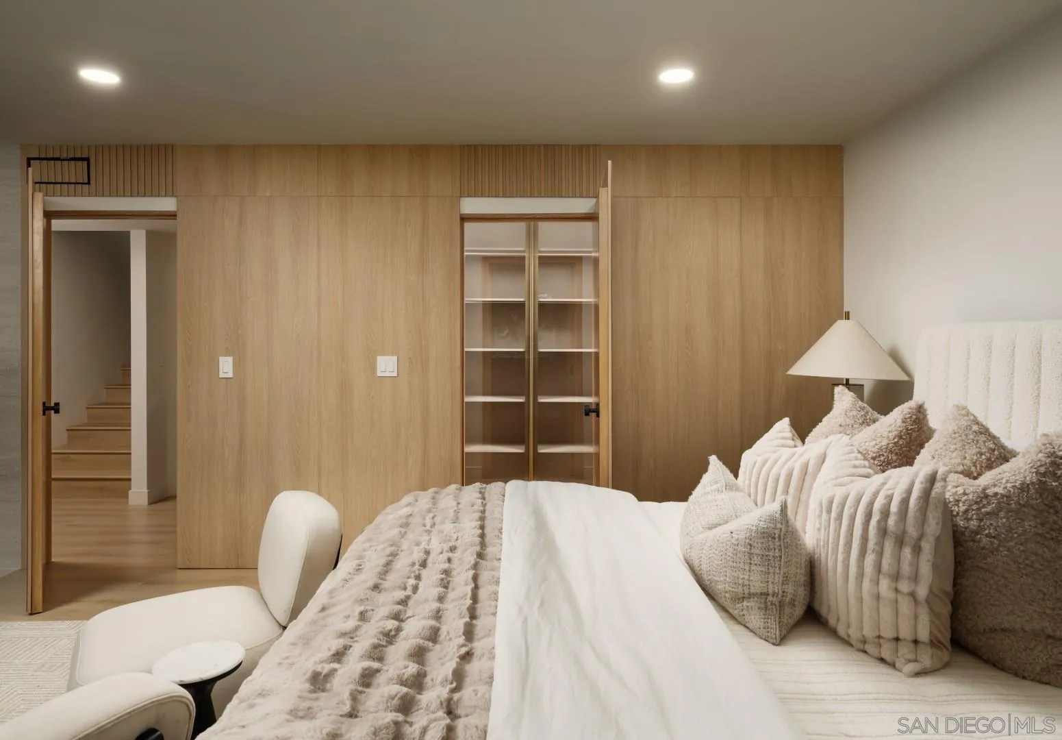 https://cdn.realtyfeed.com/cdn/127/250040091/f634e72a33d6cc81c620b51d8332ce18.webp