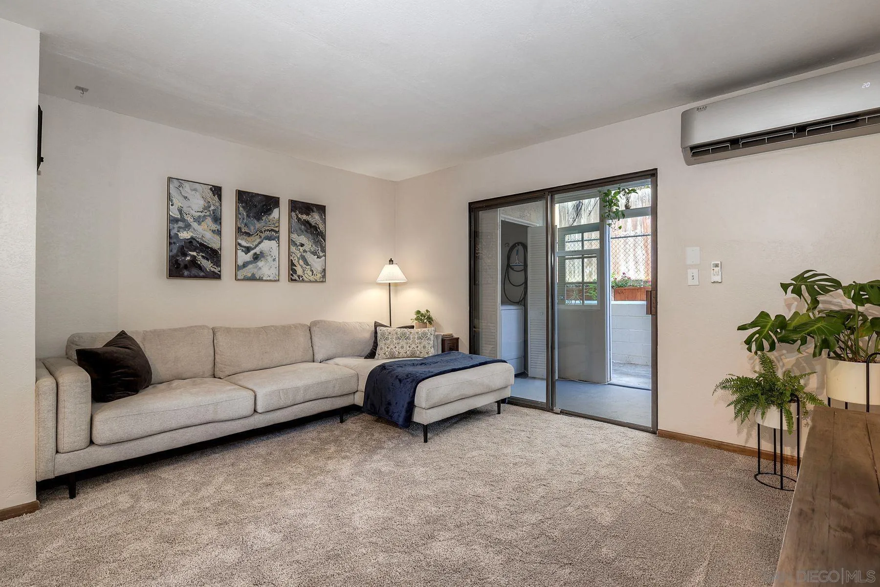 https://cdn.realtyfeed.com/cdn/127/250040096/edd68c5c56515d2ec410a8f3f74489ec.webp
