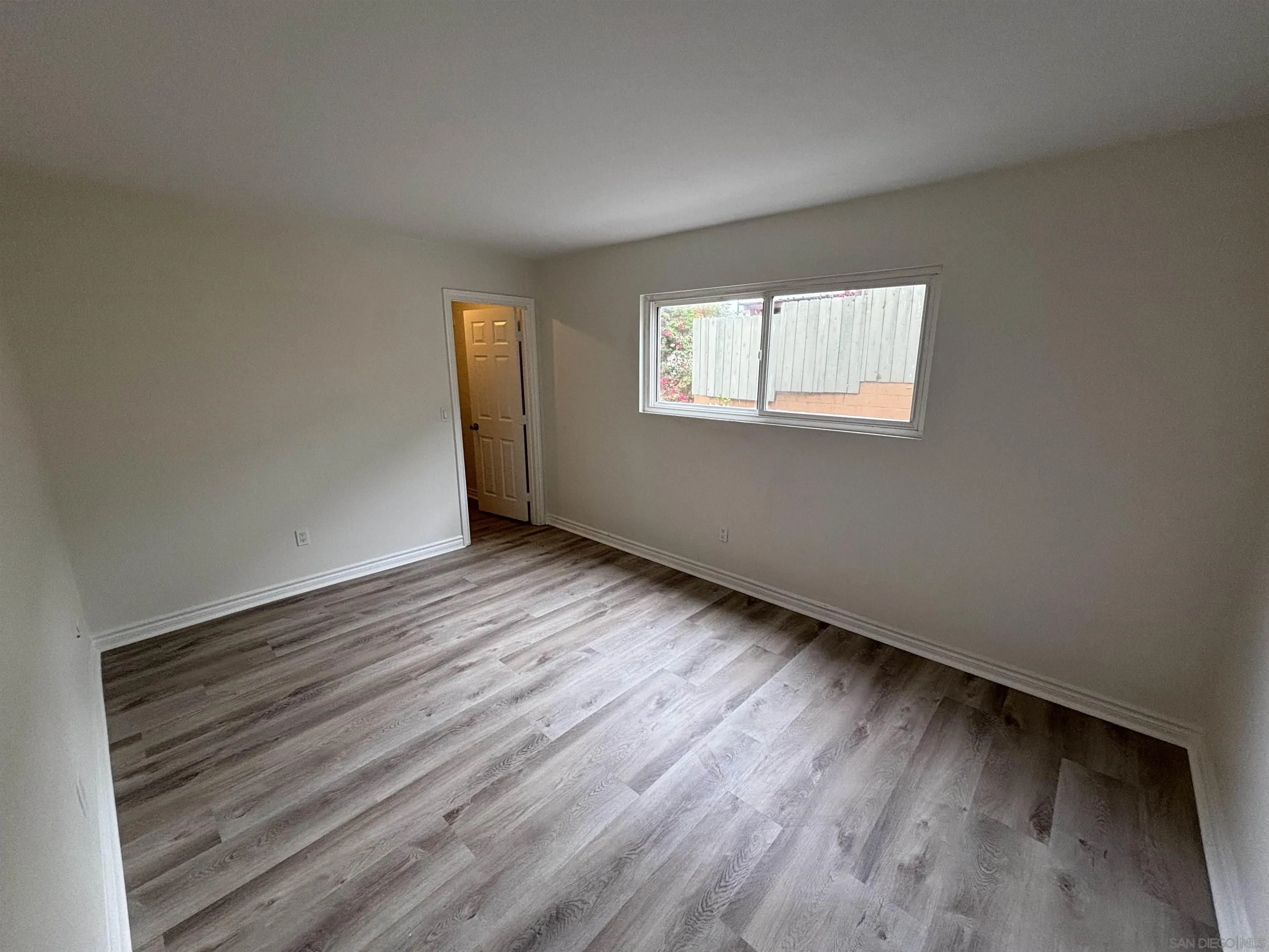 https://cdn.realtyfeed.com/cdn/127/250040101/533563f2f90425f4a3ee7dff27ed5af8.webp