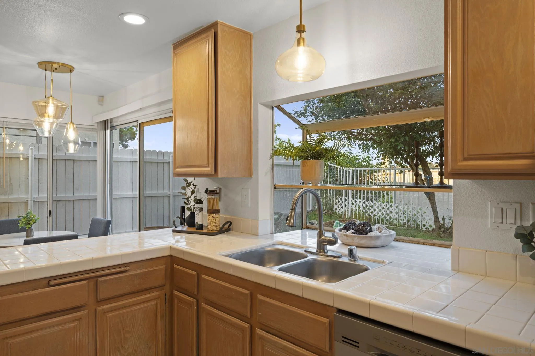 https://cdn.realtyfeed.com/cdn/127/250040106/5429623d2d45ea3fa7aa4730988c40ce.webp