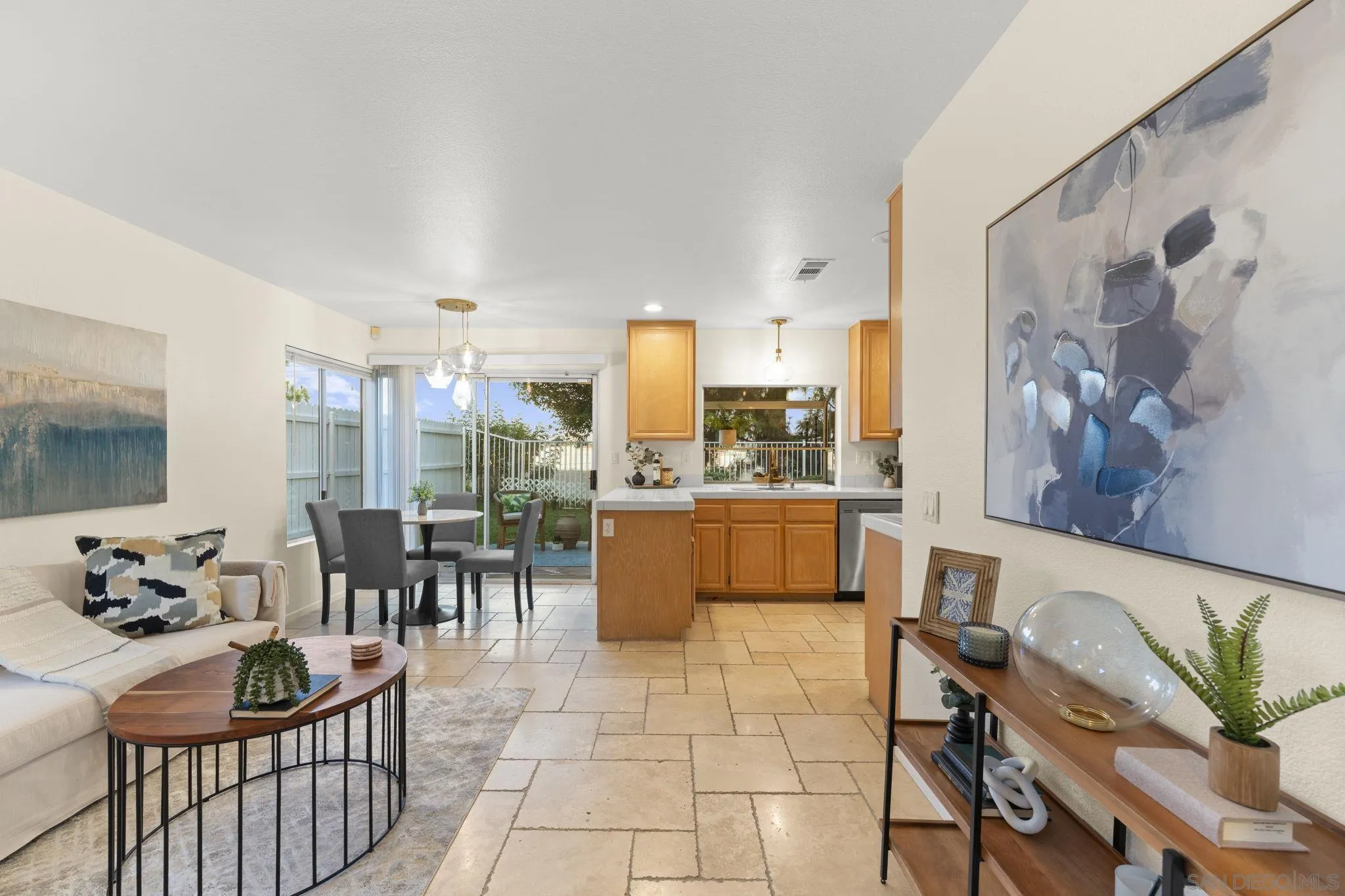 https://cdn.realtyfeed.com/cdn/127/250040106/ff9bd9e5f2bbd3ee198dcc3ec8210c43.webp