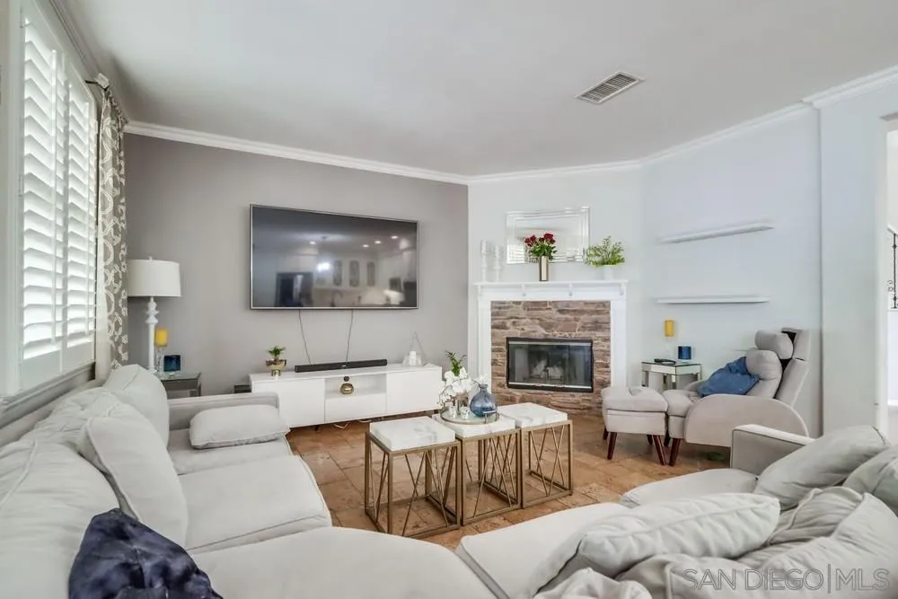 https://cdn.realtyfeed.com/cdn/127/250040111/1289606a27a9344160b6b0bc736d6de2.webp