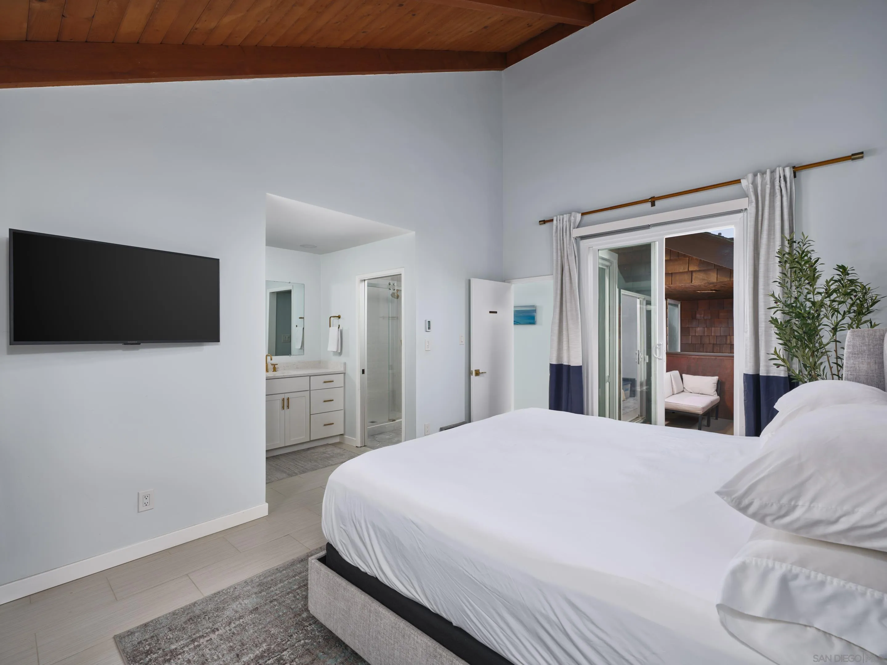 https://cdn.realtyfeed.com/cdn/127/250040113/bb0845a10652adae42f3a49683833c56.webp