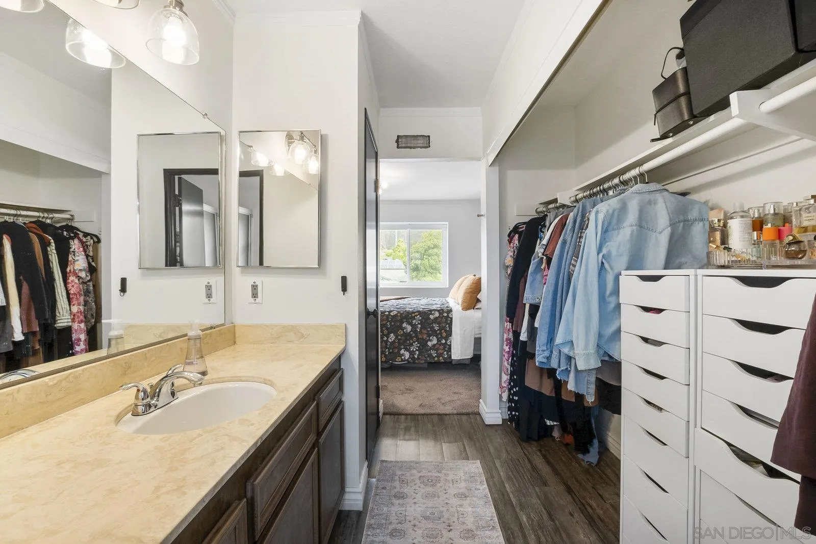 https://cdn.realtyfeed.com/cdn/127/250040116/4e3d616888ff3ee981e61157b43a2989.webp