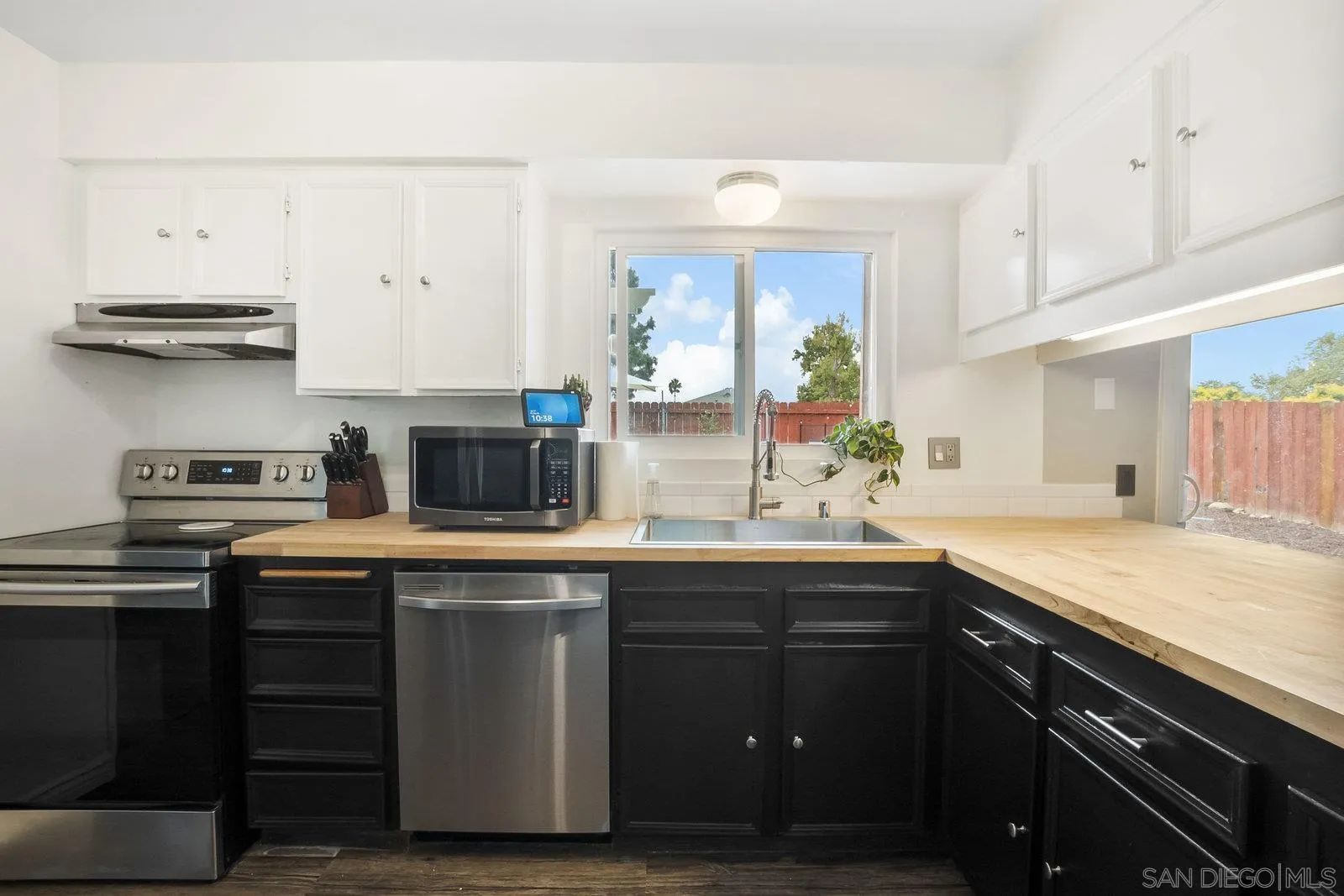 https://cdn.realtyfeed.com/cdn/127/250040116/737ab359b9418855679d868b892a7d1e.webp
