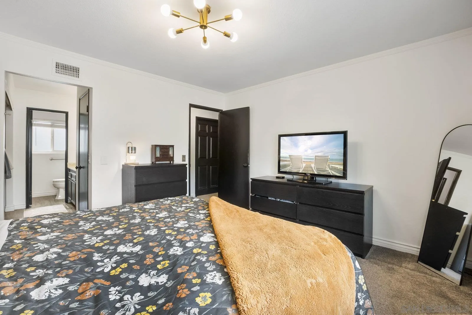 https://cdn.realtyfeed.com/cdn/127/250040116/7660f142699ece65cec2aac283782be2.webp