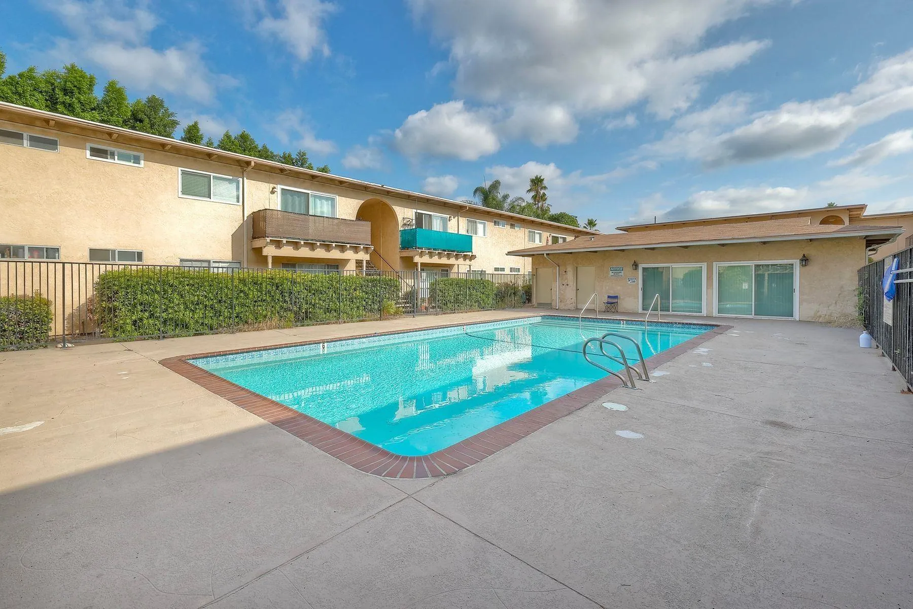 https://cdn.realtyfeed.com/cdn/127/250040120/eab44e93f78aa4ad34121b8c6d5ea889.webp