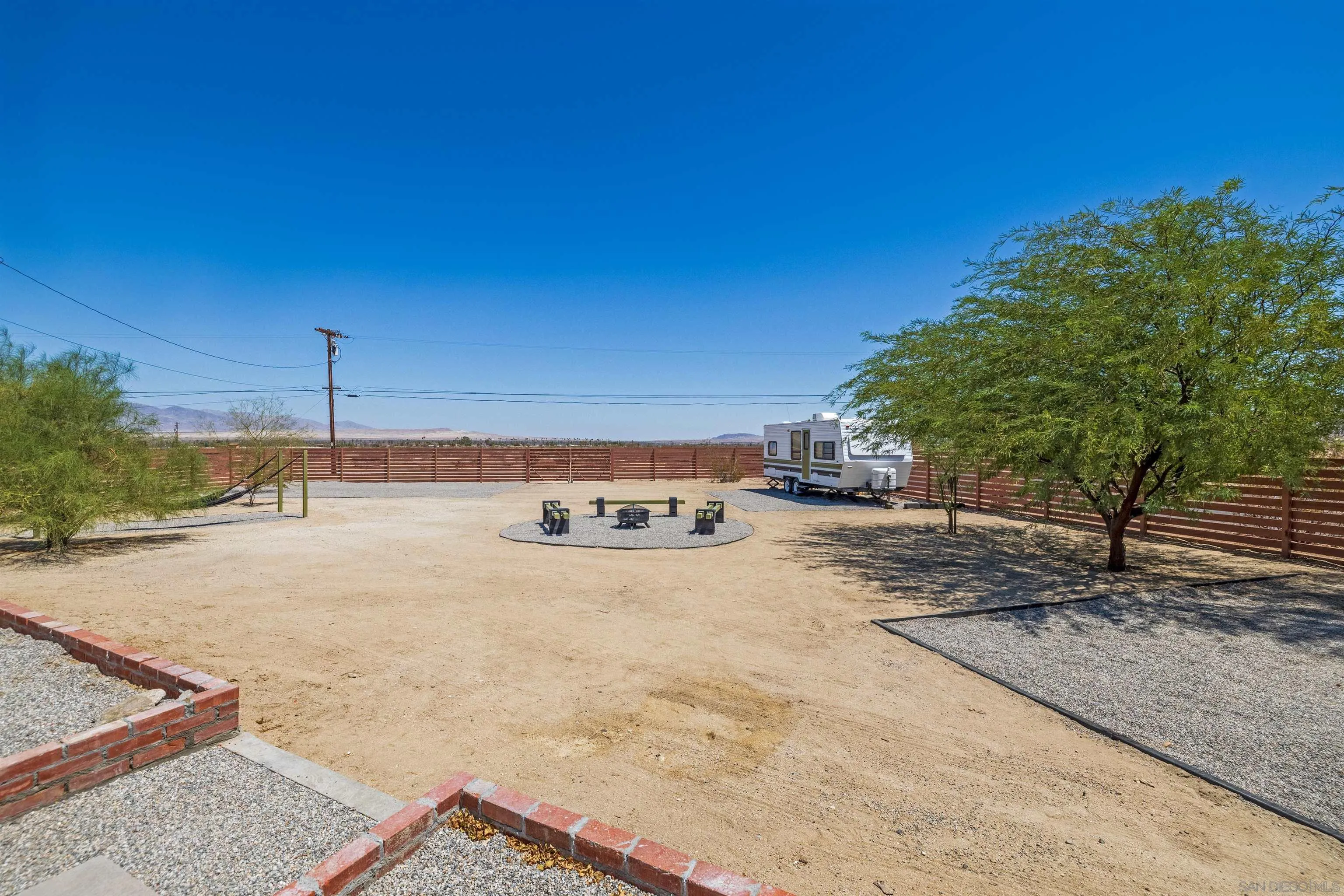https://cdn.realtyfeed.com/cdn/127/250040123/237f87b3cf55e1549163ef2ecb04cad2.webp