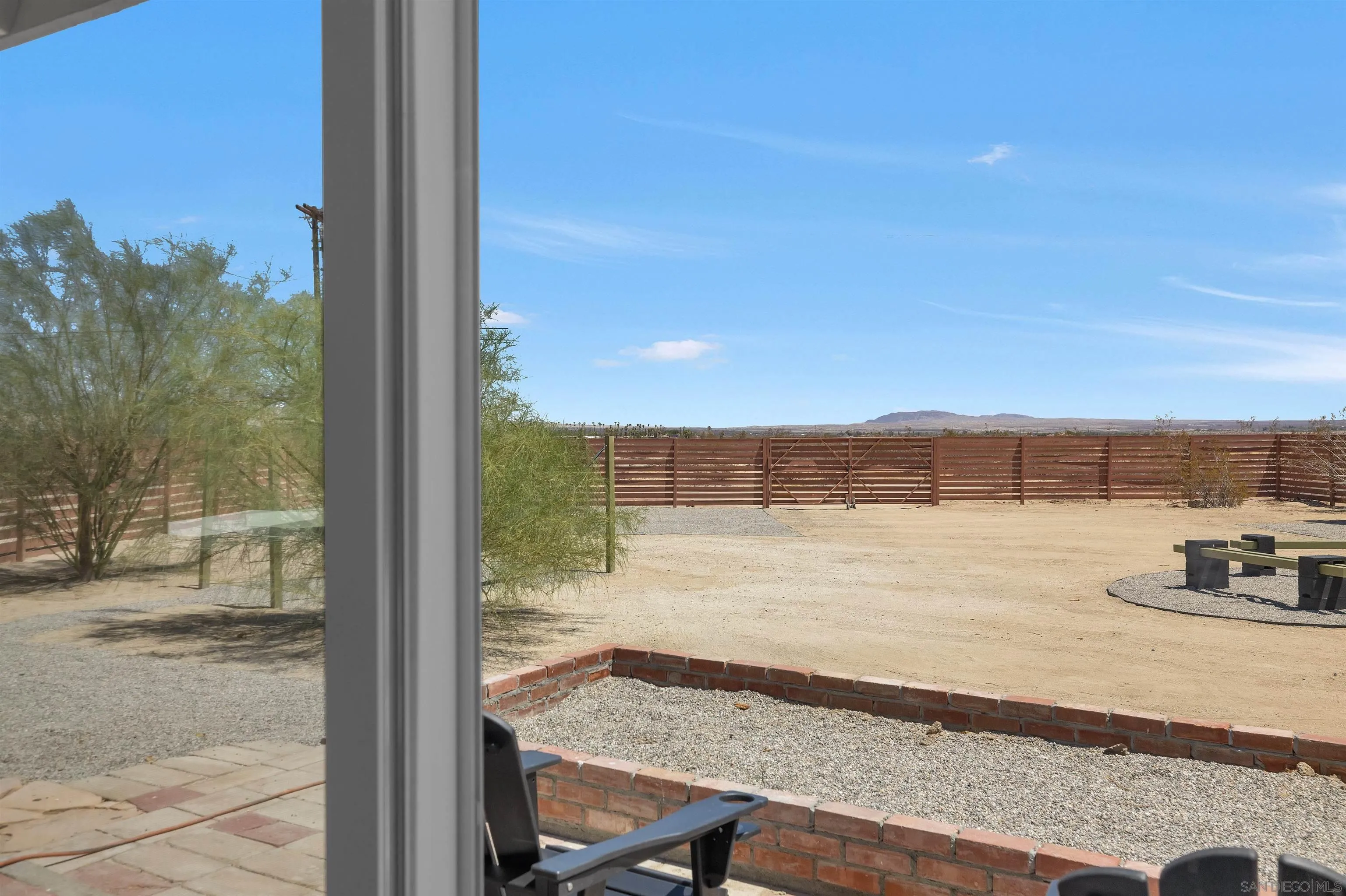 https://cdn.realtyfeed.com/cdn/127/250040123/3e8601c69f3866ec0983d6f92982bb62.webp