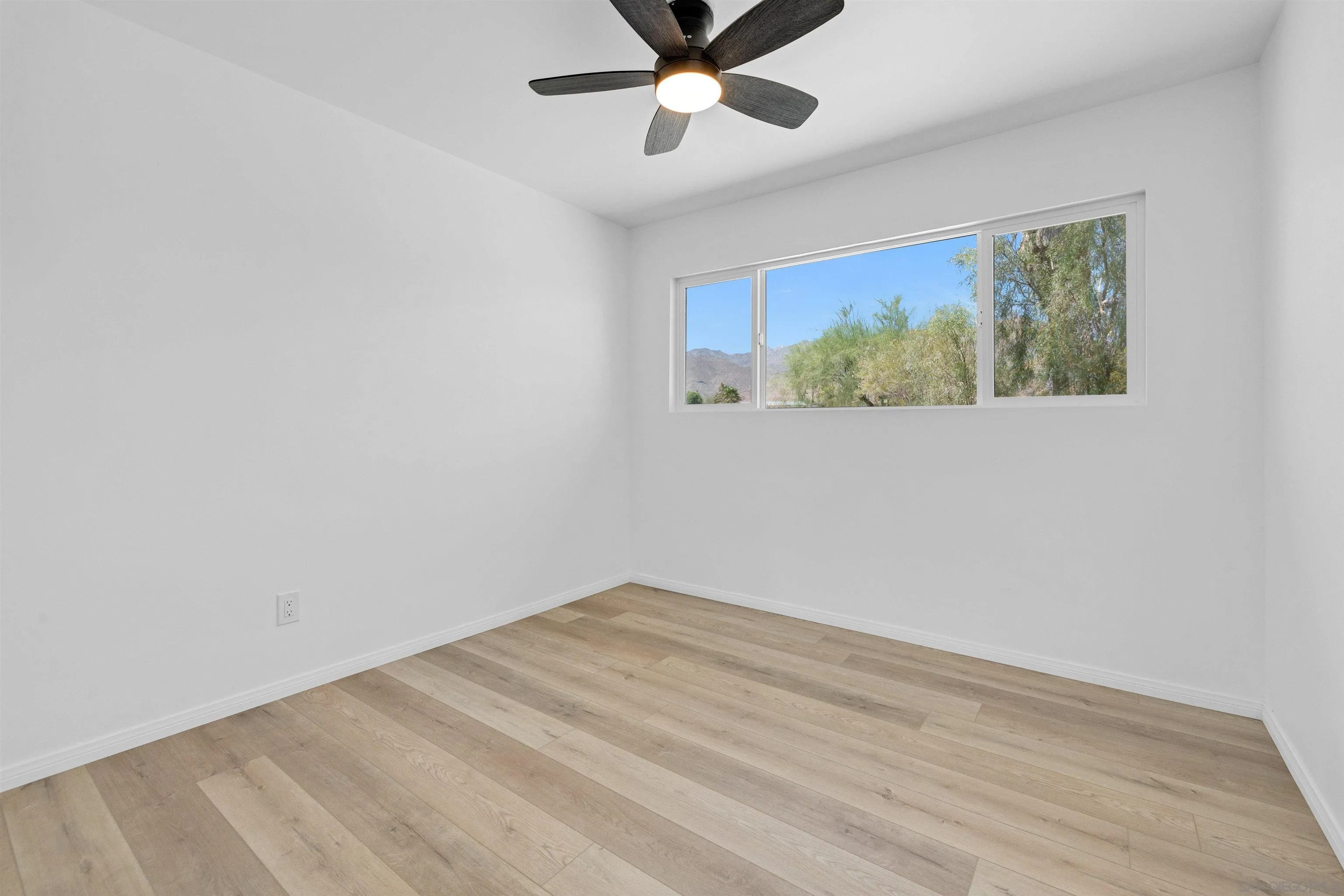 https://cdn.realtyfeed.com/cdn/127/250040123/c1e2061ea12c65f11072c2fdea31b89a.webp