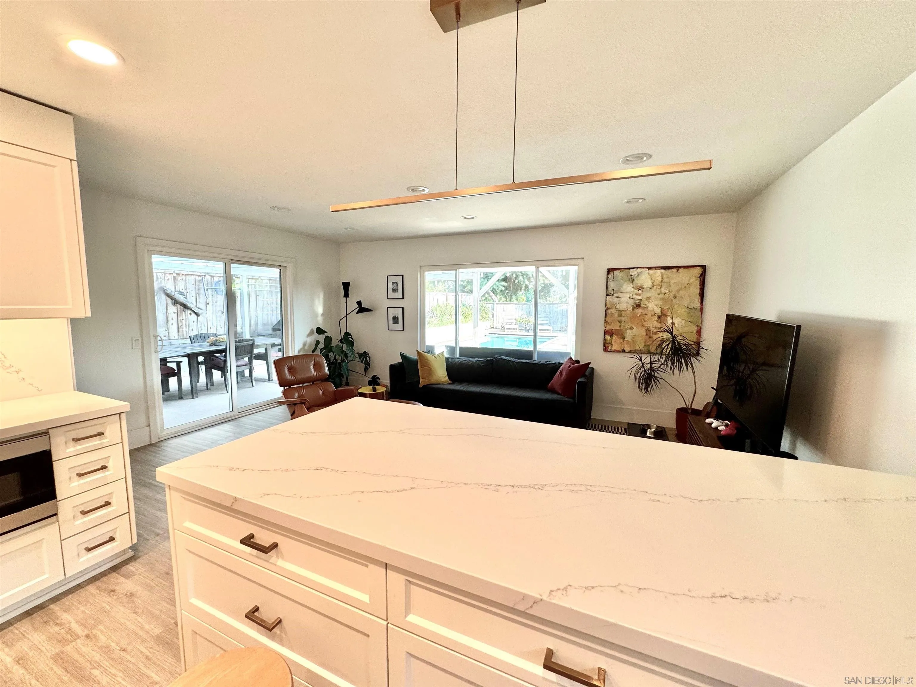 https://cdn.realtyfeed.com/cdn/127/250040134/f4f7bafd3531a5571994859e64e57a1c.webp