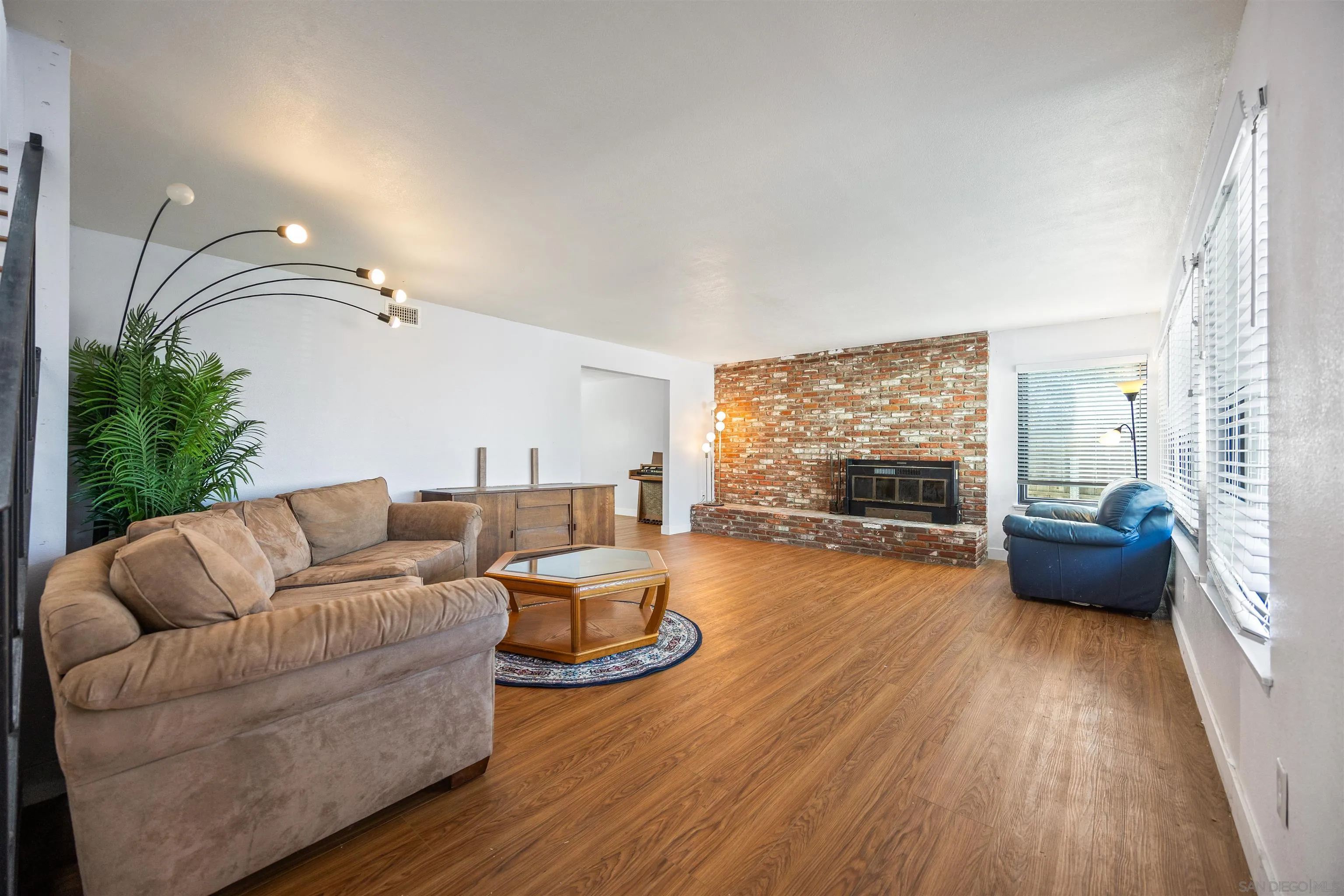 https://cdn.realtyfeed.com/cdn/127/250040140/8a074593d9ef3fea4dc15d7b30337311.webp