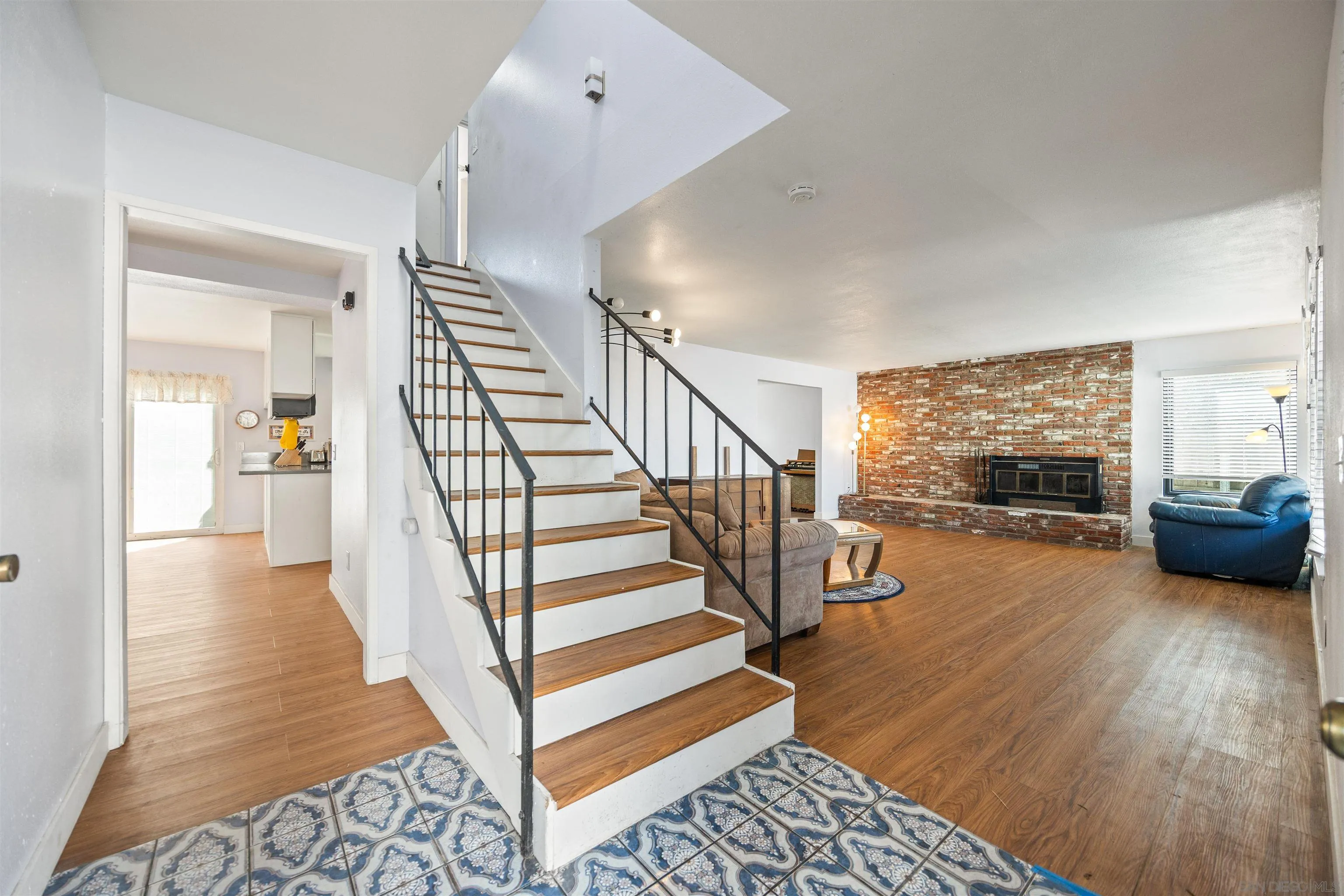 https://cdn.realtyfeed.com/cdn/127/250040140/a984b5023ddff62ffe24eec46a450718.webp