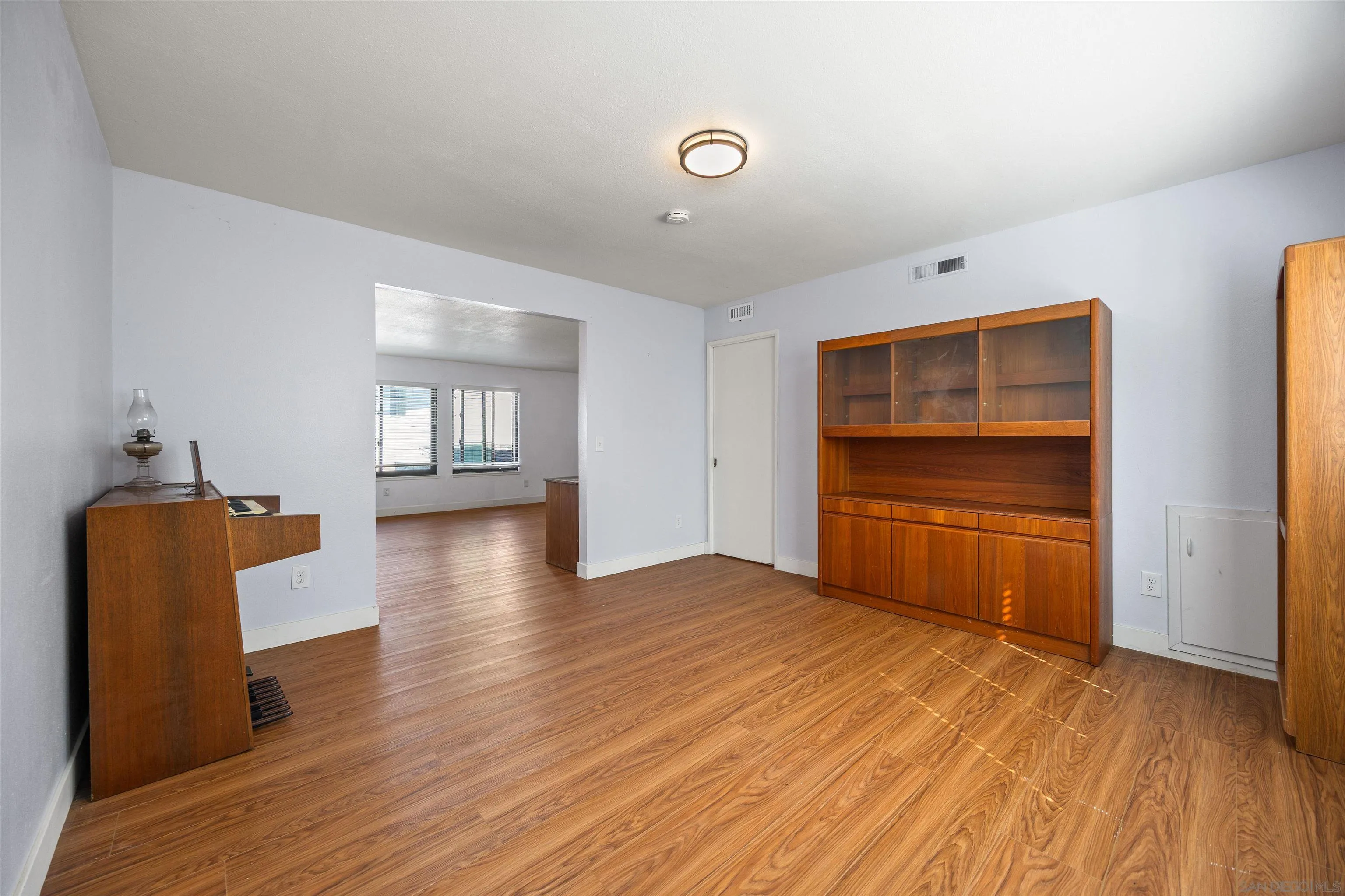 https://cdn.realtyfeed.com/cdn/127/250040140/c19df2de030aa8f00d340f6dd0c9812b.webp