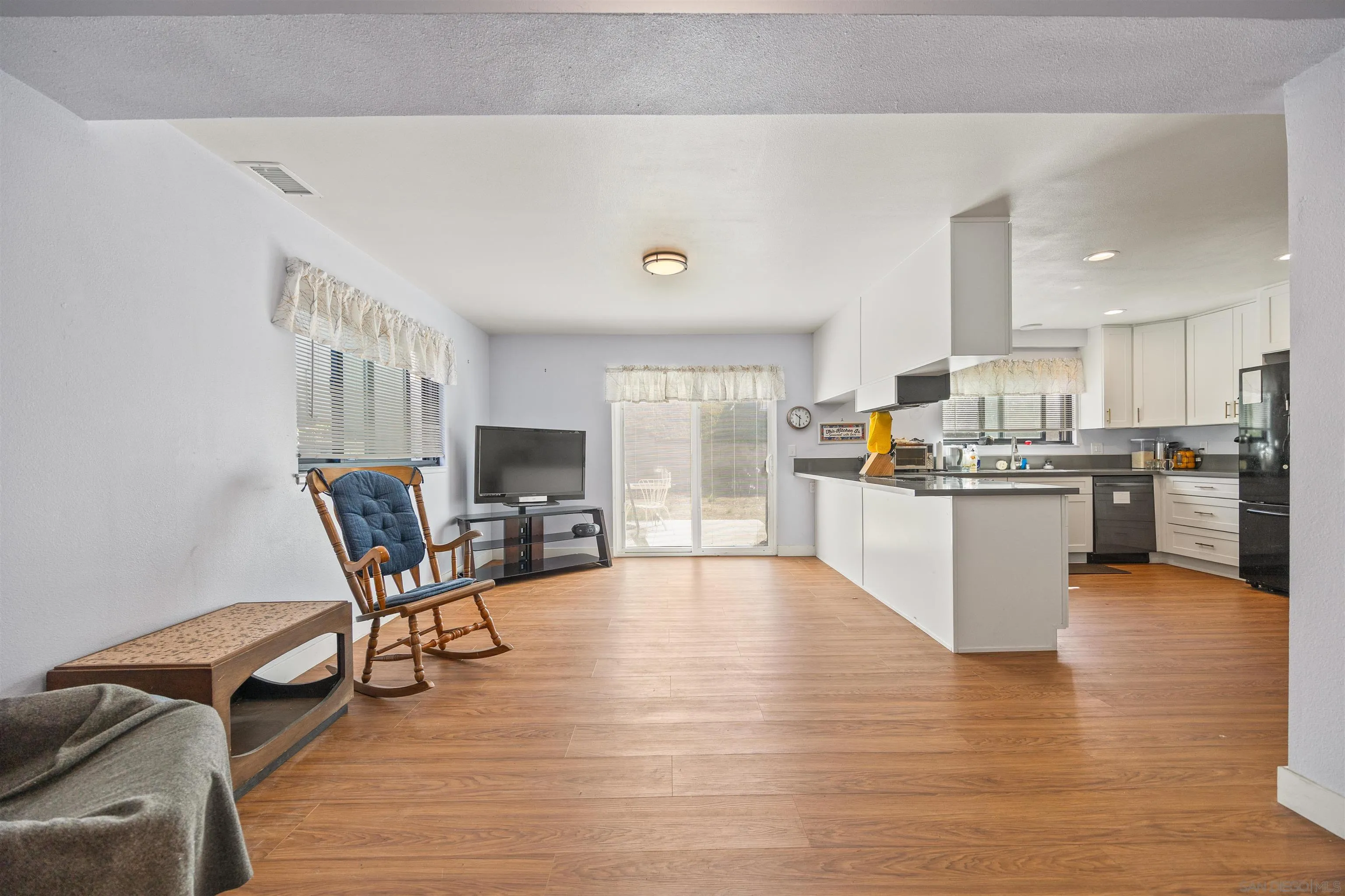 https://cdn.realtyfeed.com/cdn/127/250040140/e8c428c3c1b3fc88e844b910b38a9961.webp