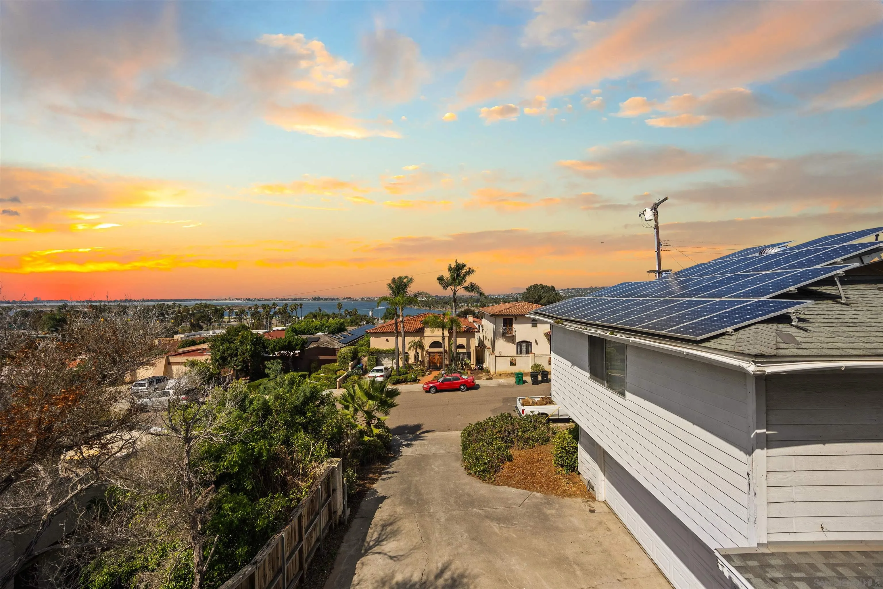 https://cdn.realtyfeed.com/cdn/127/250040140/ff8b5dcbf3853f740d036d6a0faa91f6.webp
