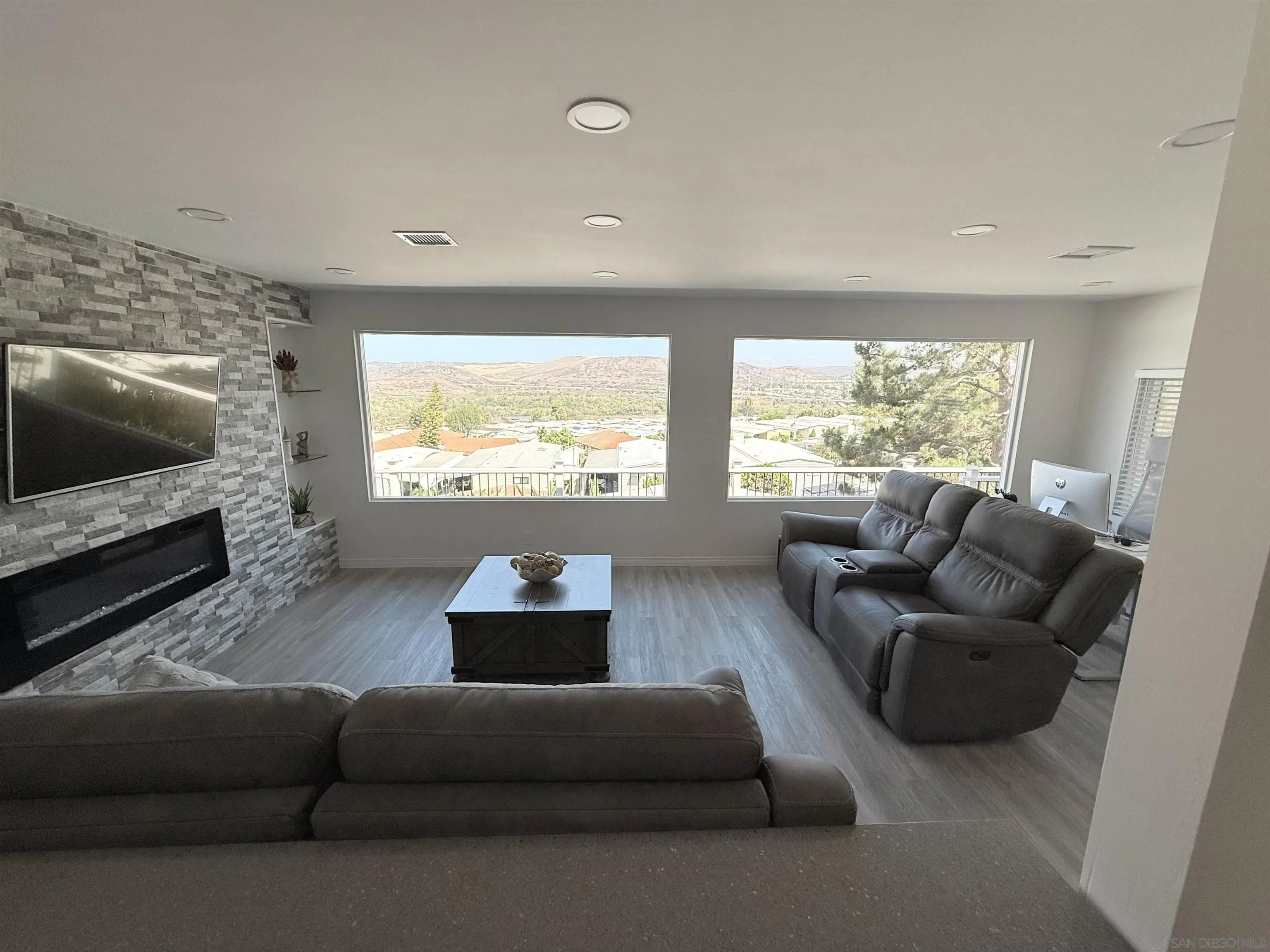 https://cdn.realtyfeed.com/cdn/127/250040141/eb19a59efed82708fe04b87e4a1fb82b.webp
