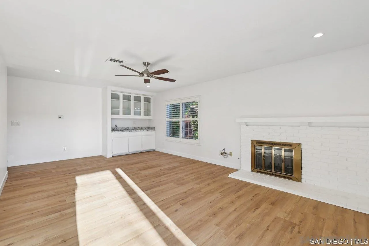 https://cdn.realtyfeed.com/cdn/127/250040144/1030ad40705dd0907cf242e746a4a501.webp