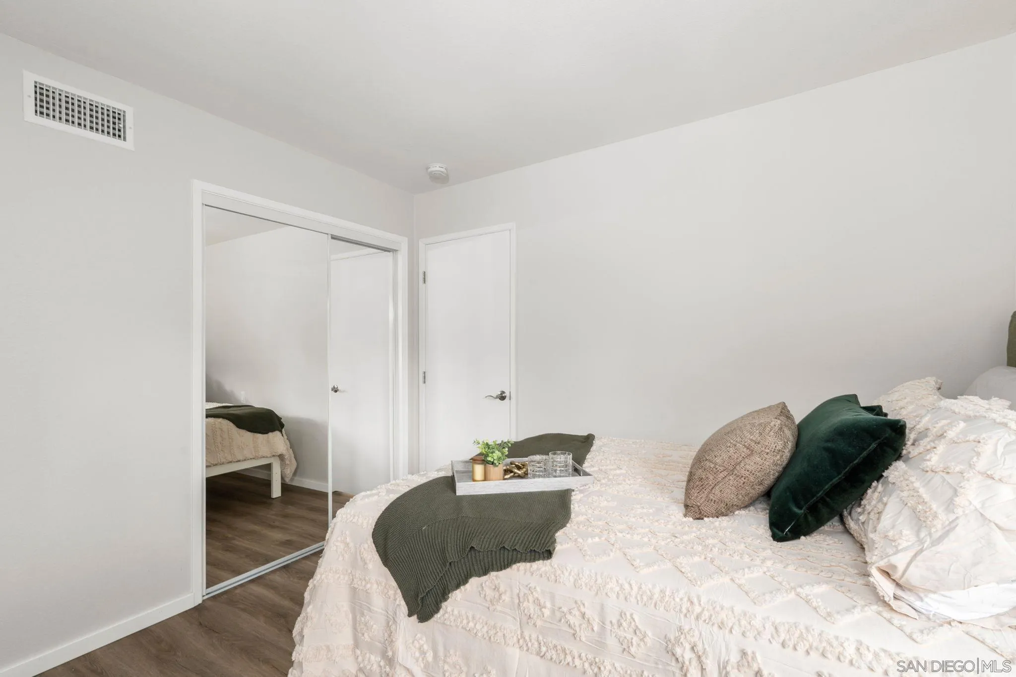 https://cdn.realtyfeed.com/cdn/127/250040153/69ace28ee16beabd575268a9371118a9.webp