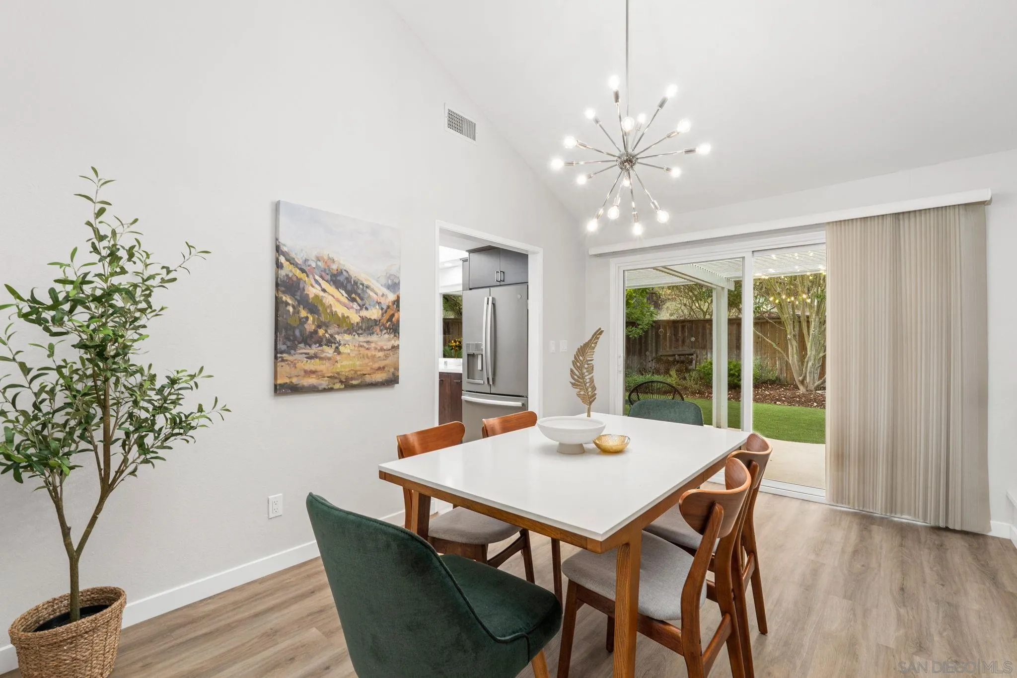 https://cdn.realtyfeed.com/cdn/127/250040153/7a75fb5bb738706e727d882278081824.webp