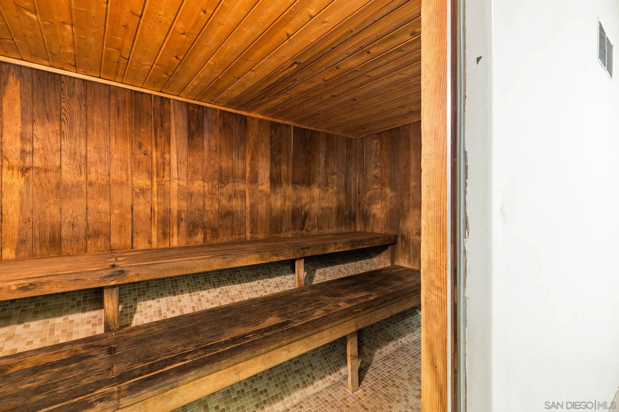 https://cdn.realtyfeed.com/cdn/127/250040163/0e5bd24df4f44bc8584c2089bf8c119d.webp