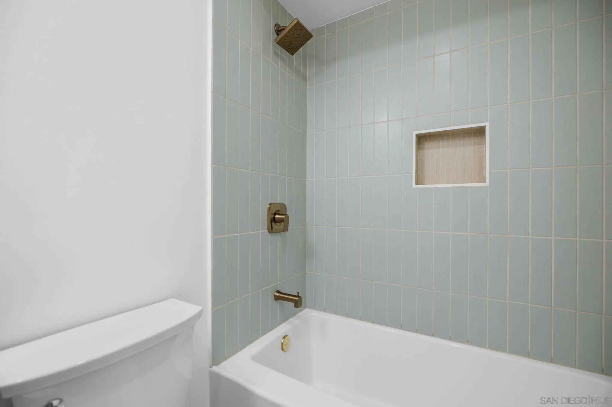 https://cdn.realtyfeed.com/cdn/127/250040163/25ff62b2c06350026a6d8ce78fbbecd4.webp