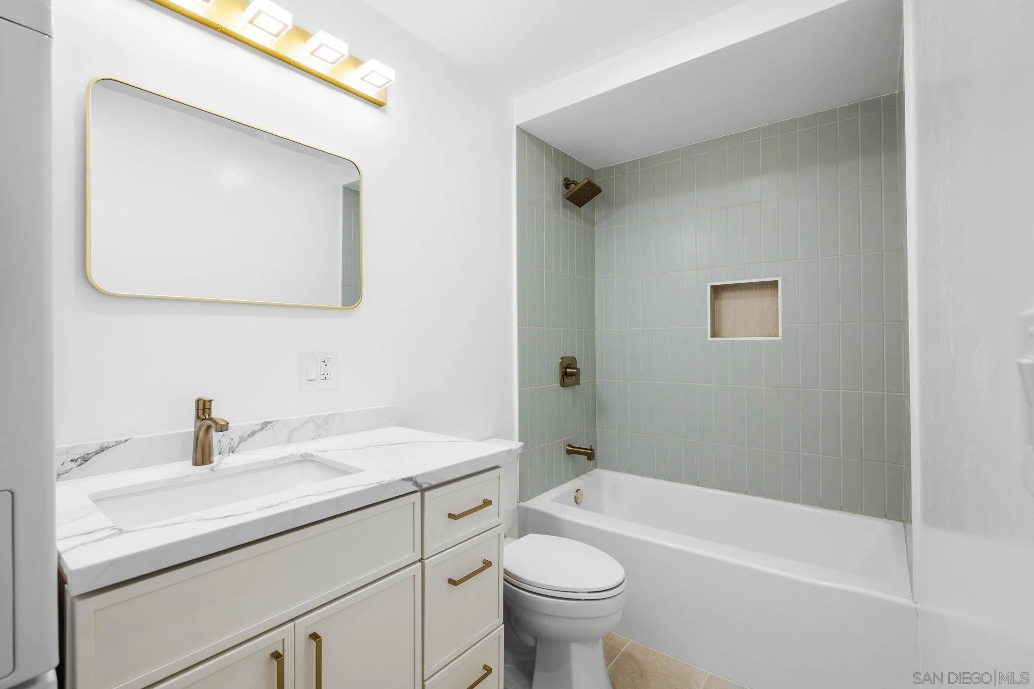 https://cdn.realtyfeed.com/cdn/127/250040163/adf5125386747643d70a54e1f5510555.webp