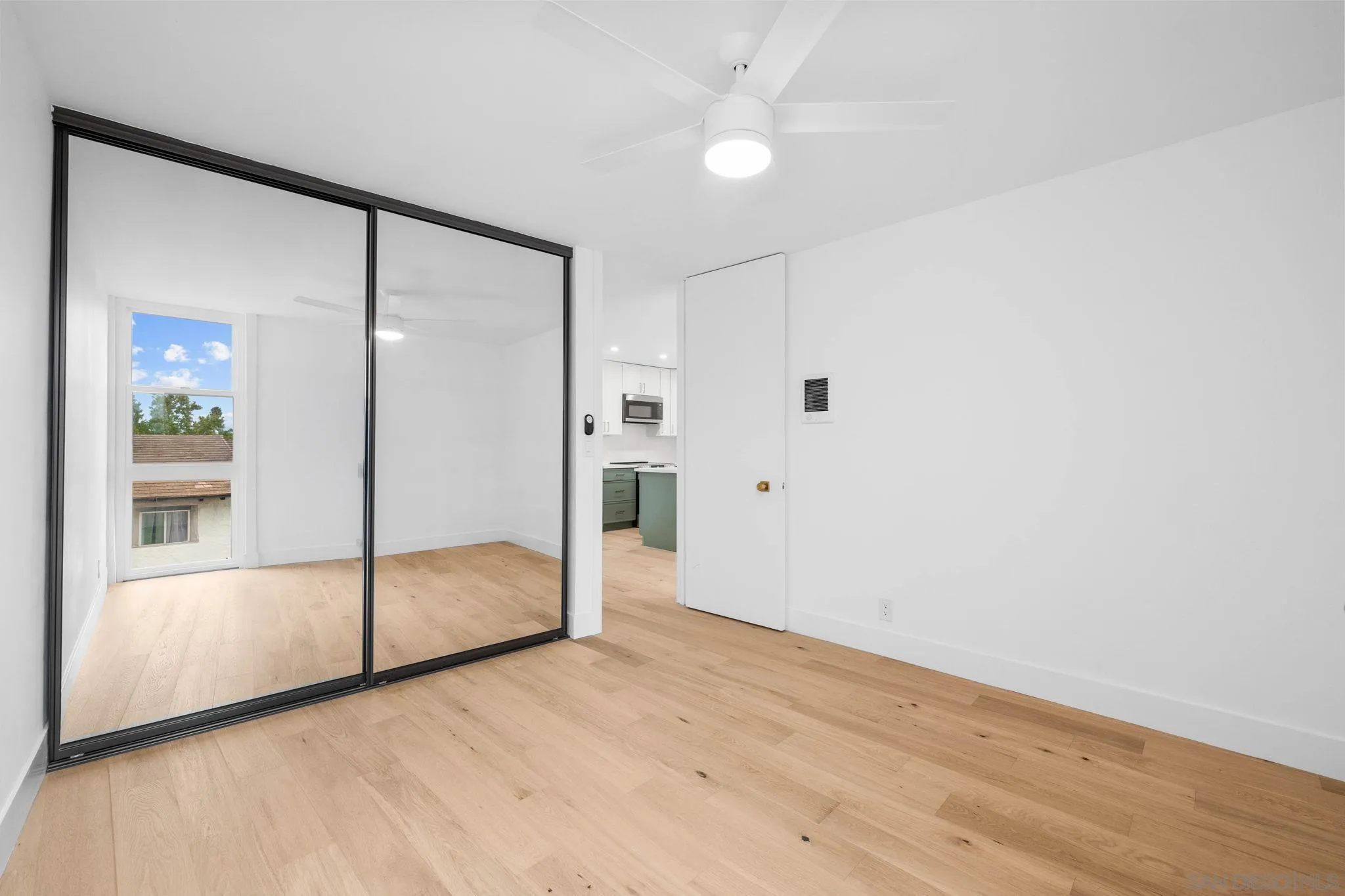 https://cdn.realtyfeed.com/cdn/127/250040163/da13d7adce397e4a4f9ca2464a9c08bc.webp