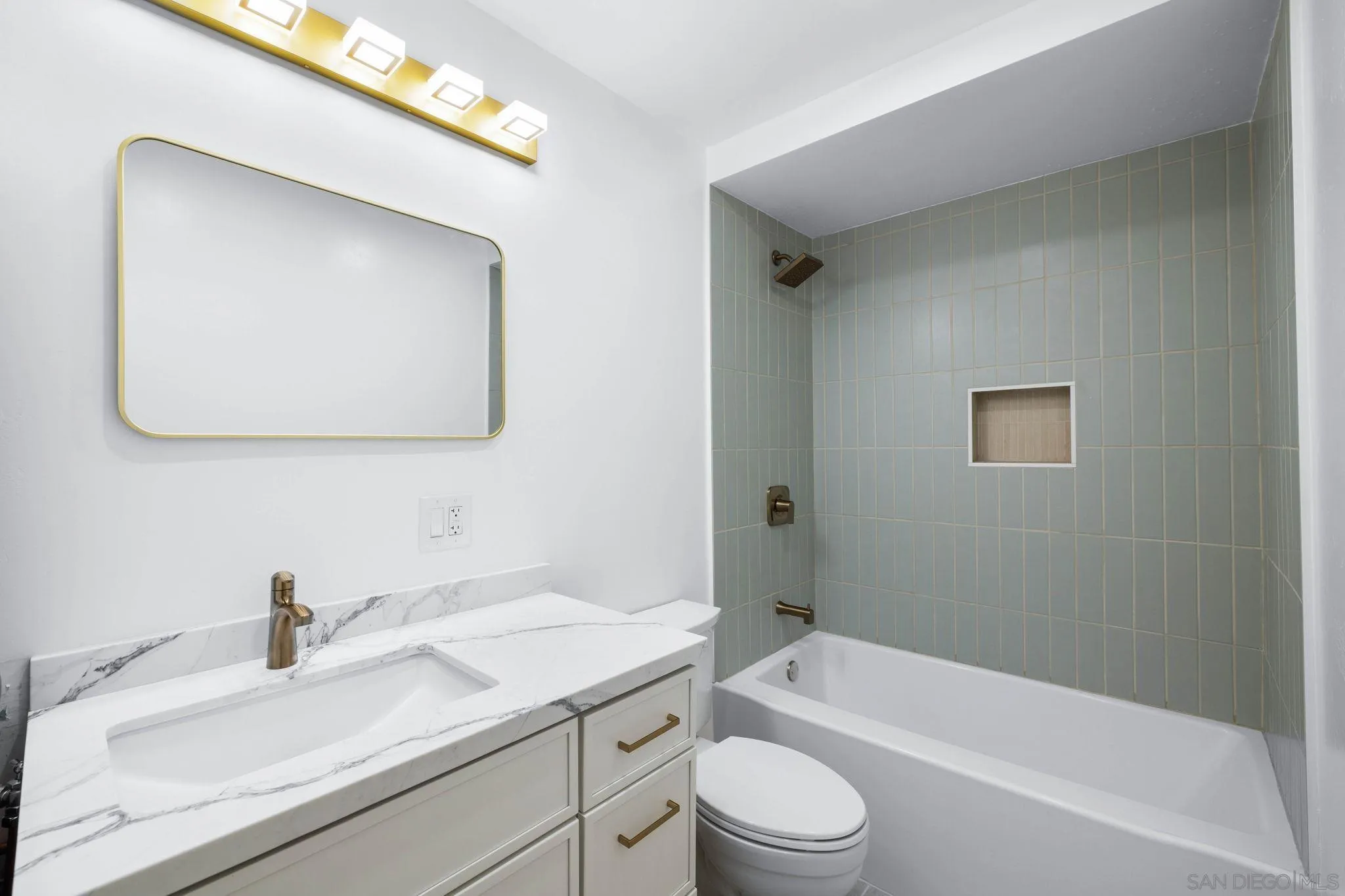 https://cdn.realtyfeed.com/cdn/127/250040163/da14d23997020c9b3437f60e00892e66.webp